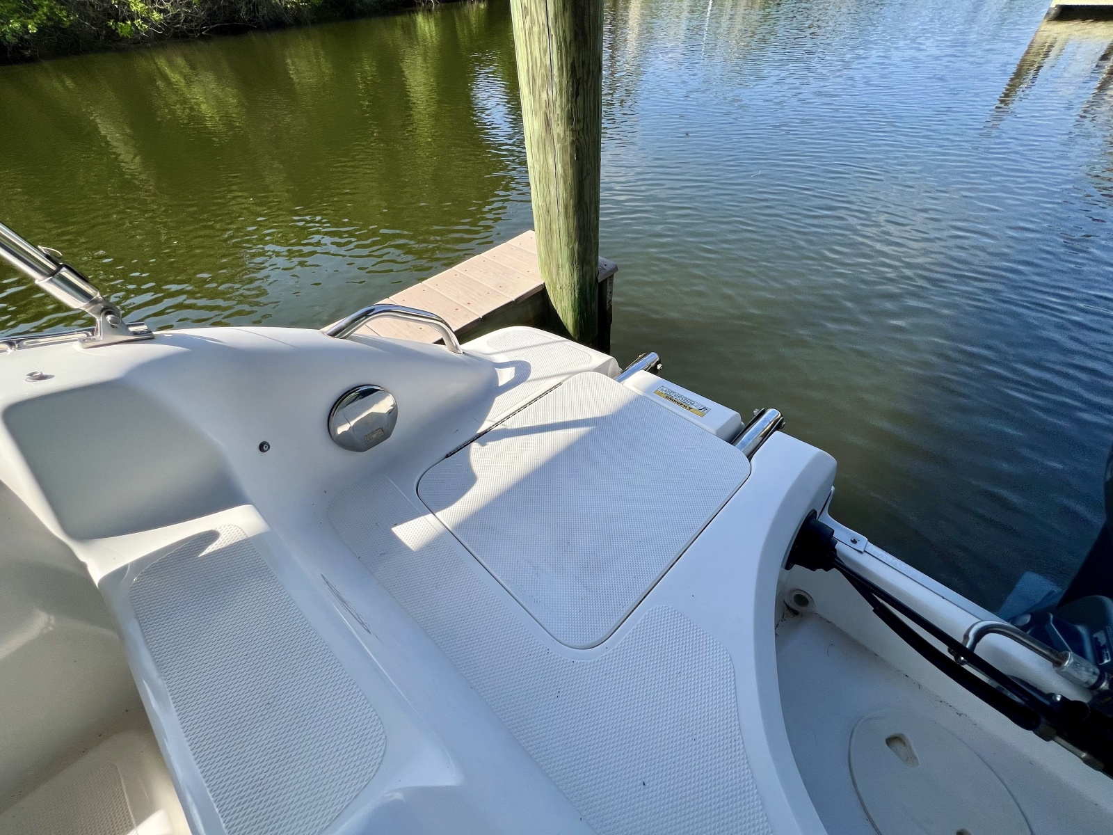 2013 Hurricane SunDeck 187 OB
