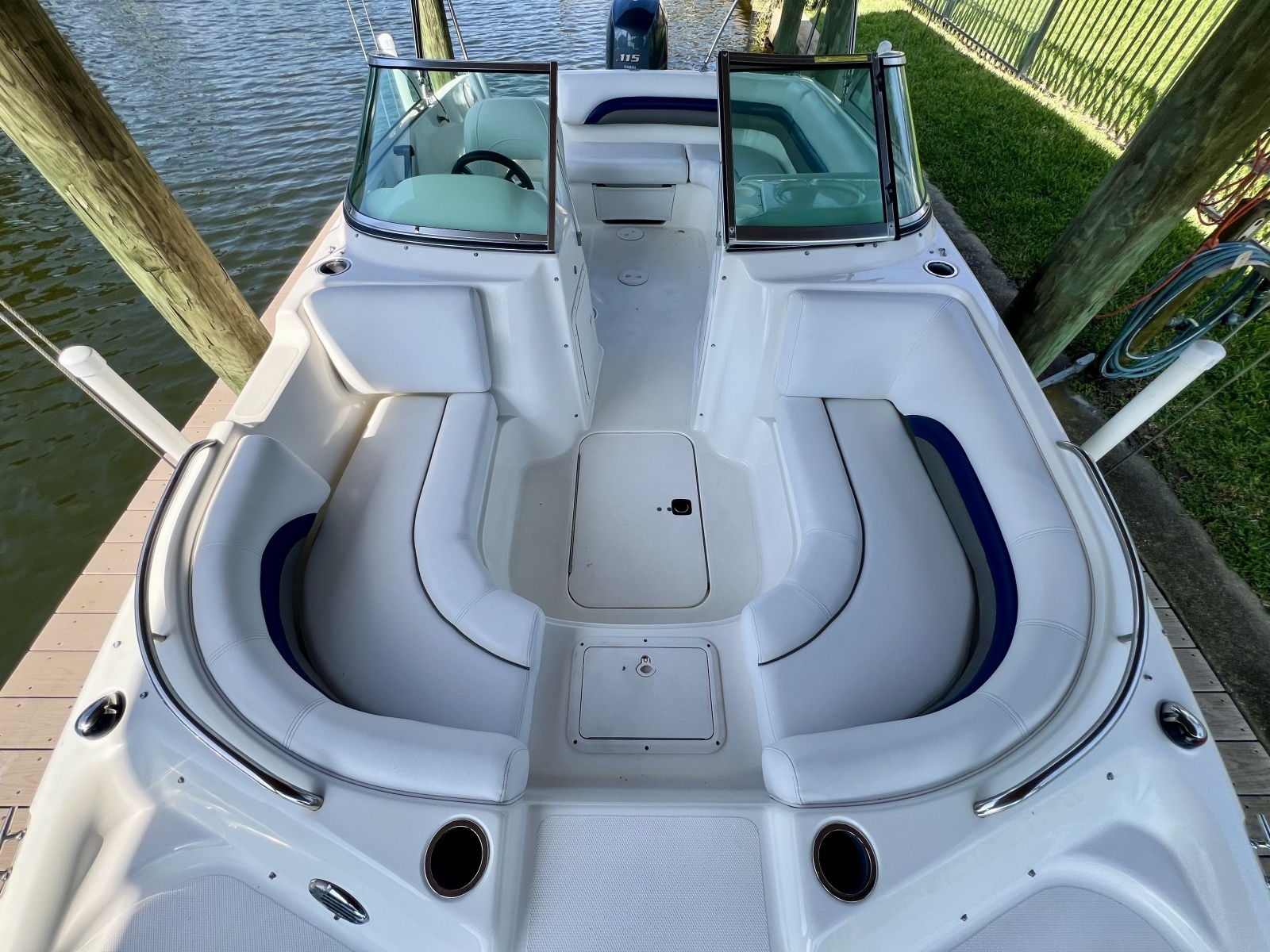 2013 Hurricane SunDeck 187 OB