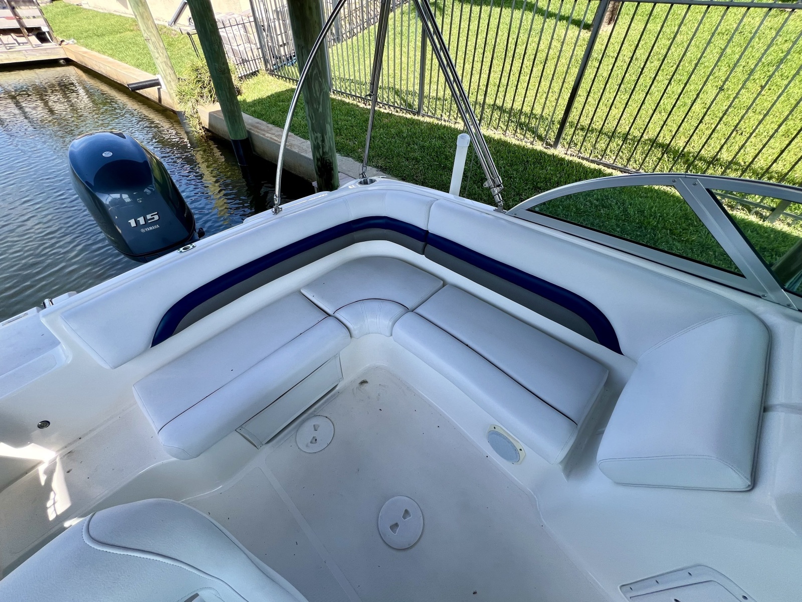 2013 Hurricane SunDeck 187 OB
