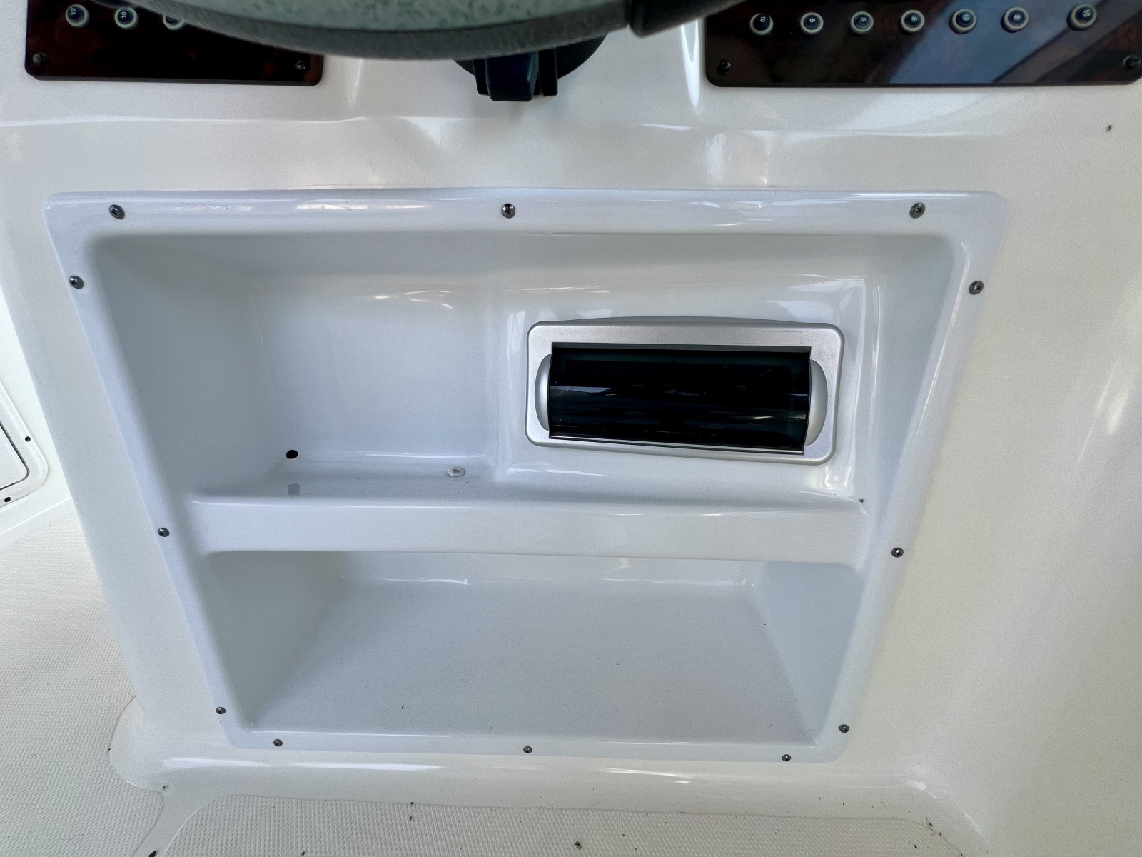 2013 Hurricane SunDeck 187 OB