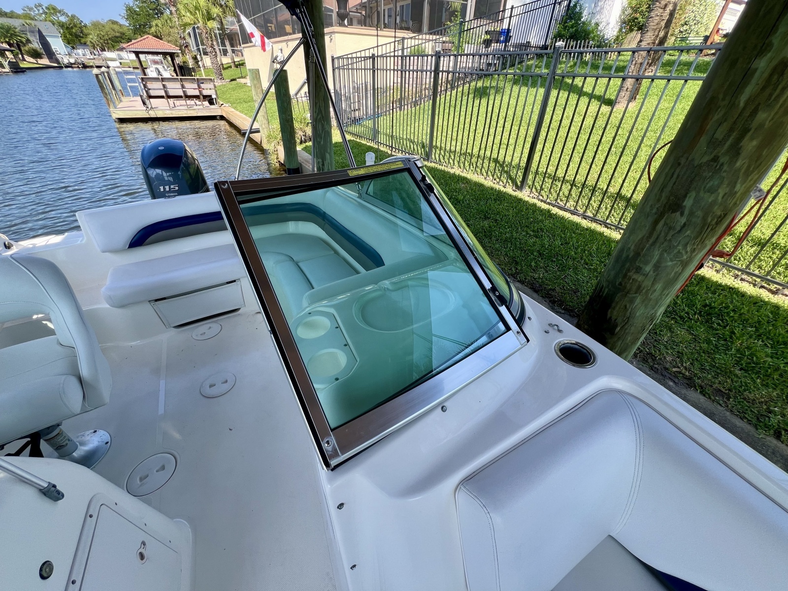 2013 Hurricane SunDeck 187 OB