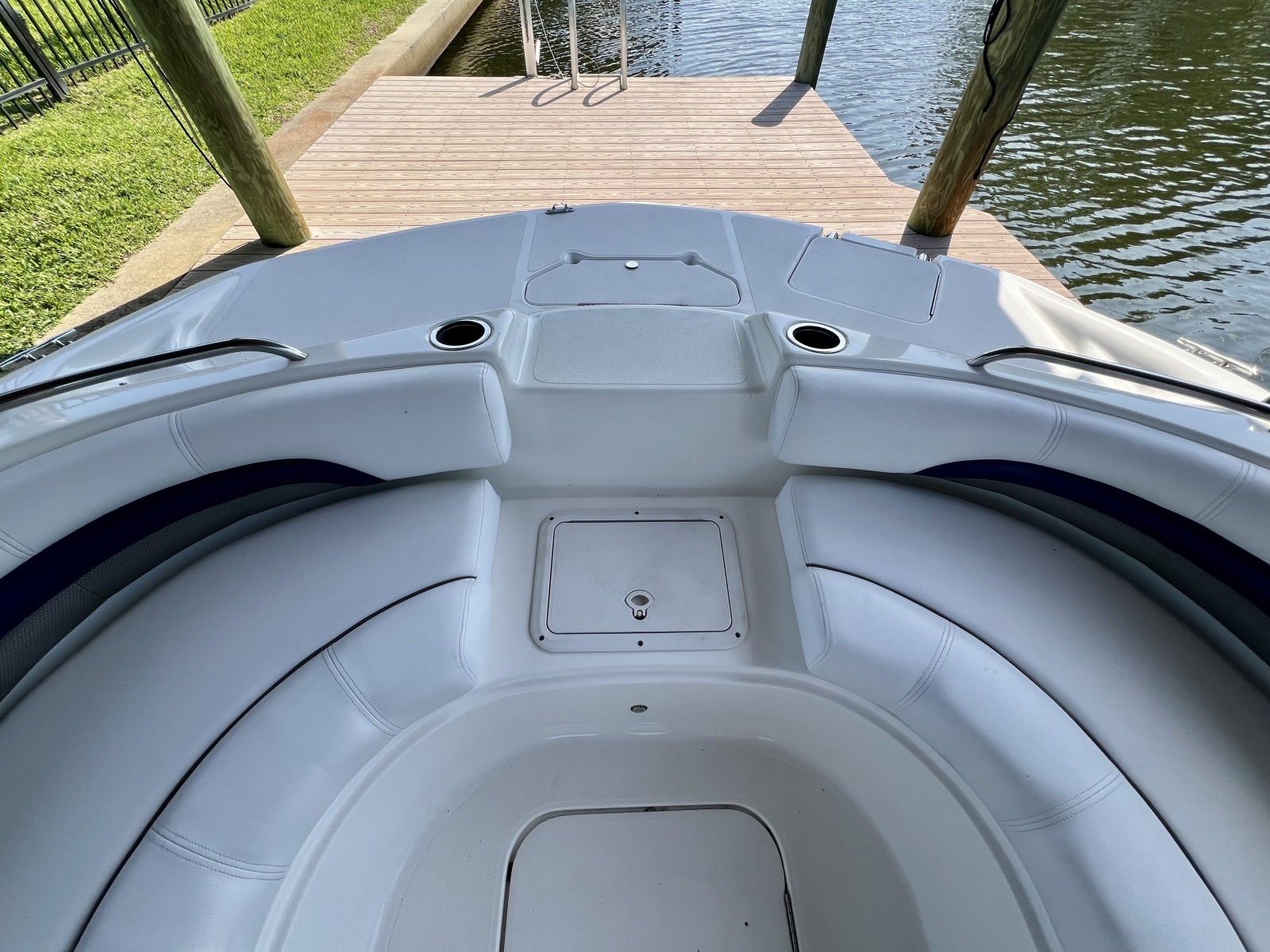 2013 Hurricane SunDeck 187 OB