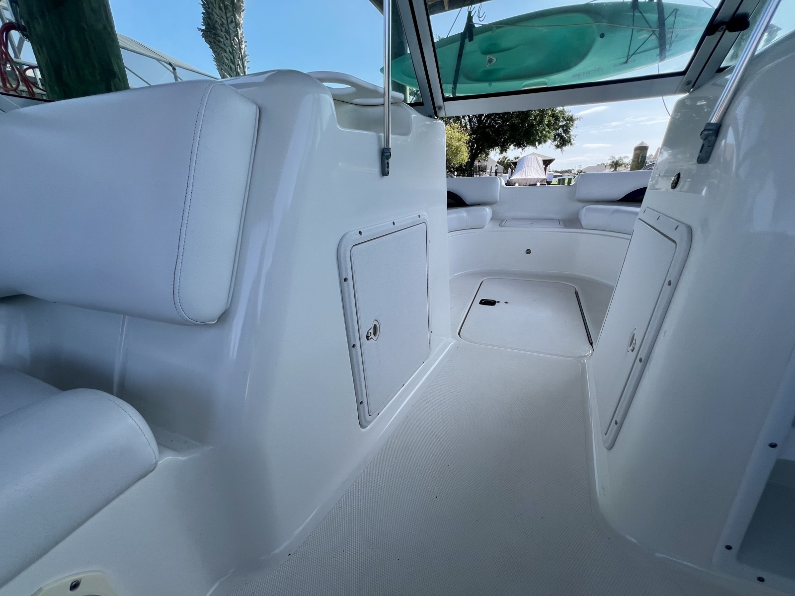 2013 Hurricane SunDeck 187 OB