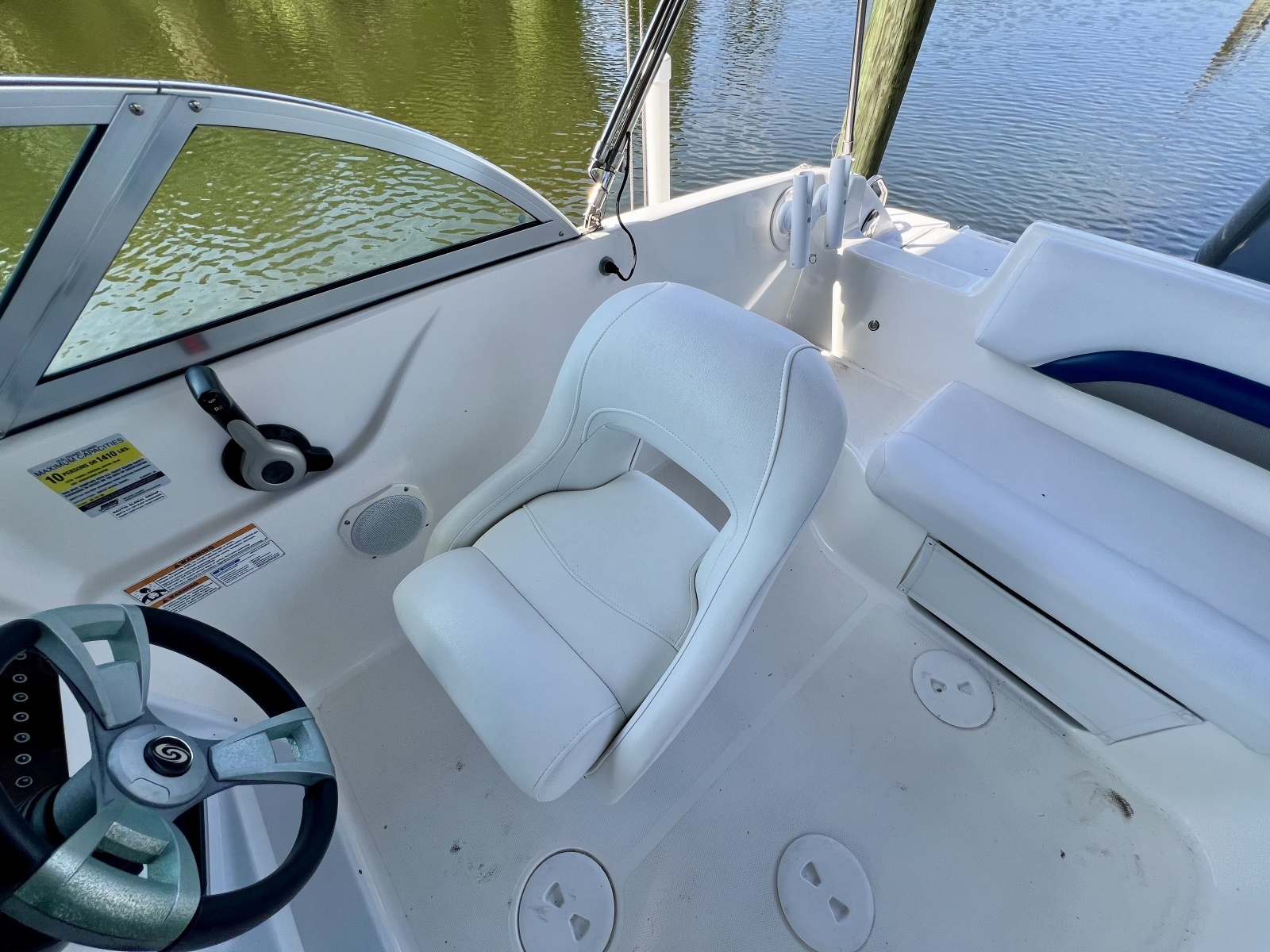2013 Hurricane SunDeck 187 OB