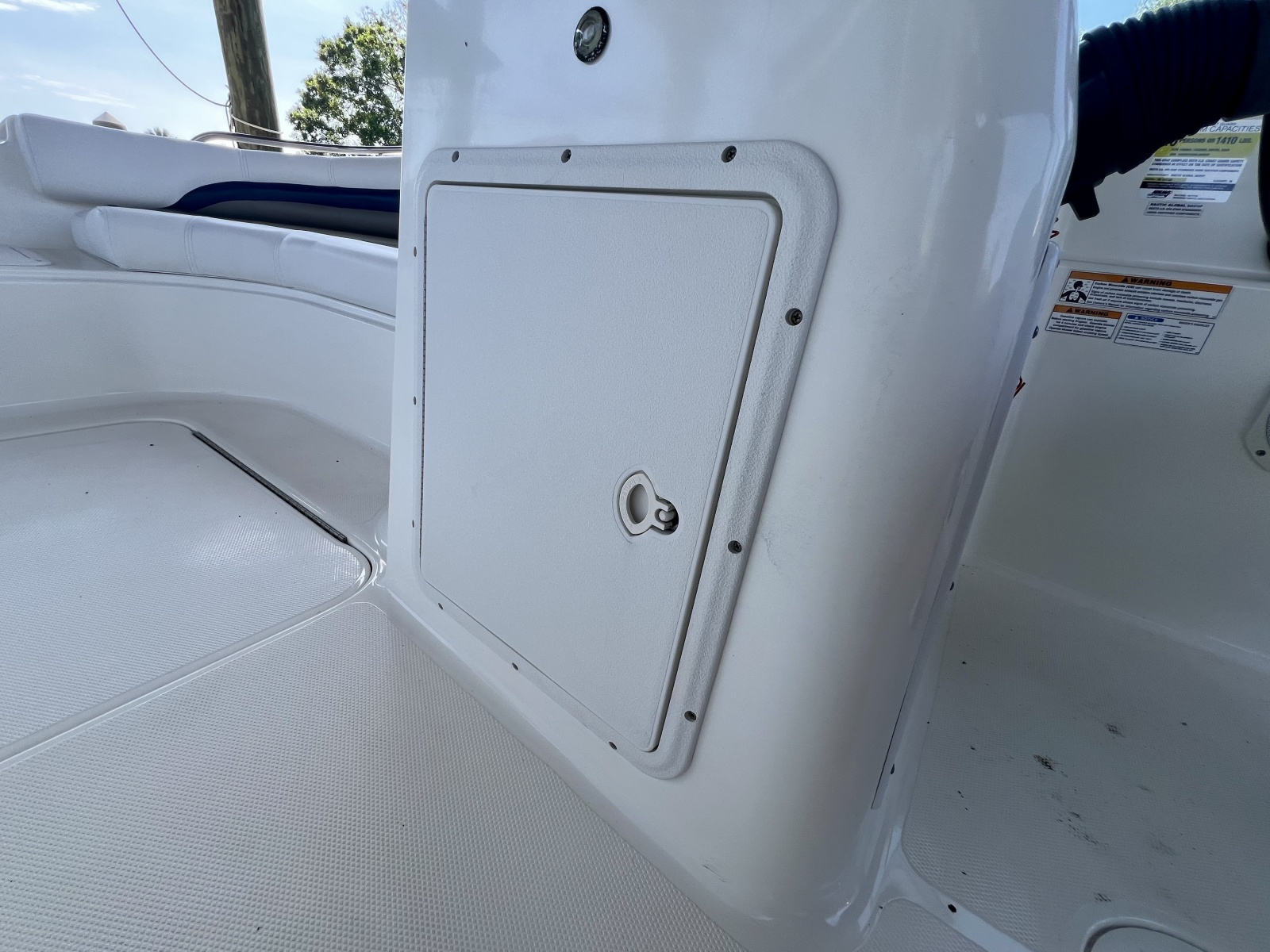 2013 Hurricane SunDeck 187 OB