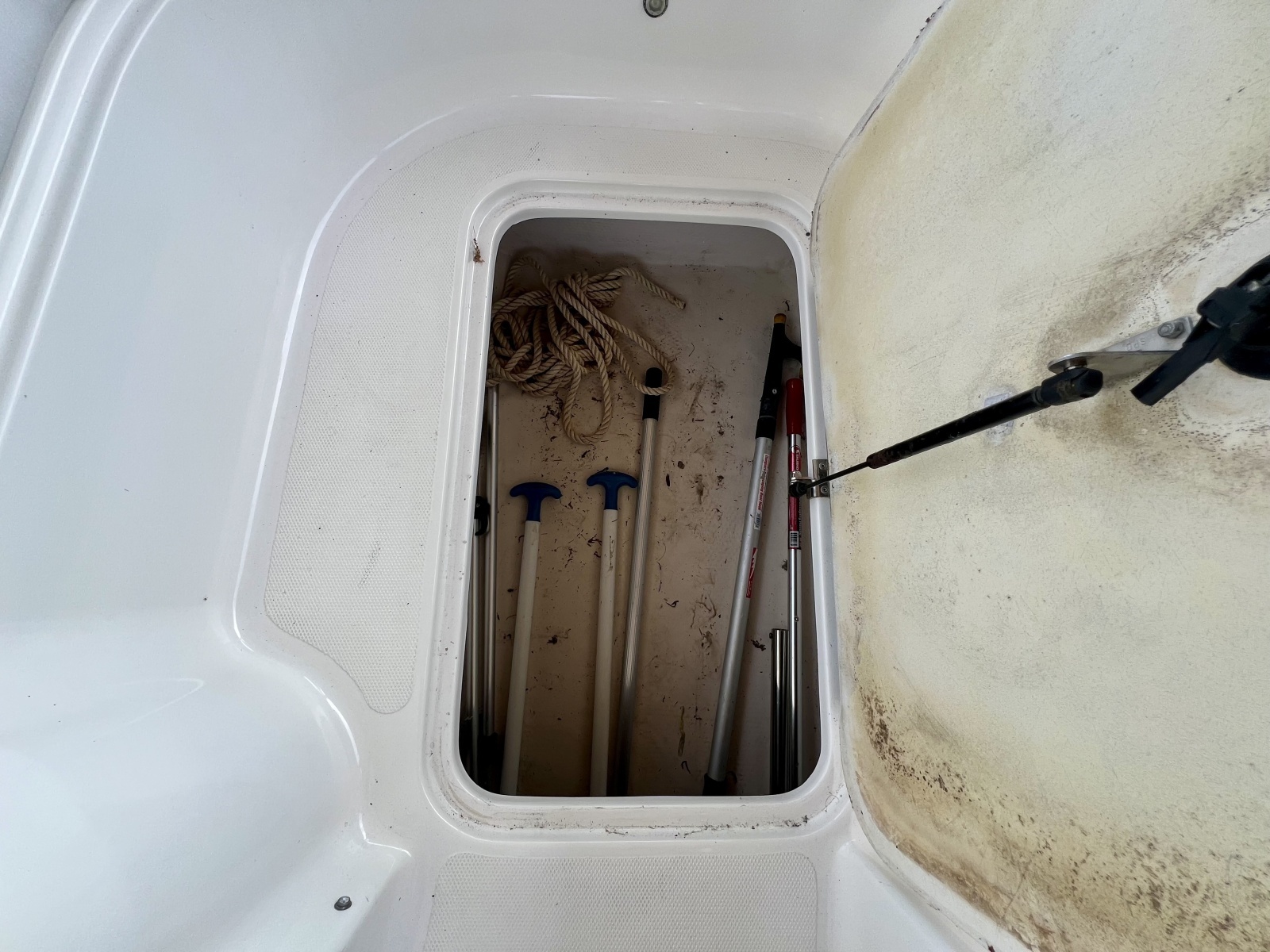 2013 Hurricane SunDeck 187 OB