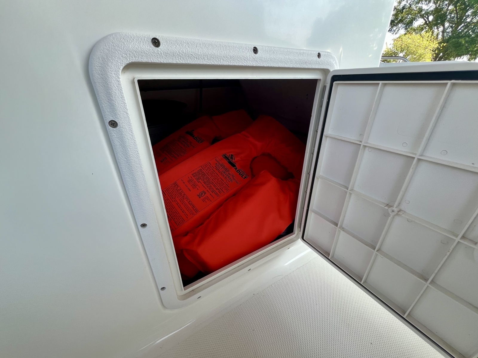 2013 Hurricane SunDeck 187 OB