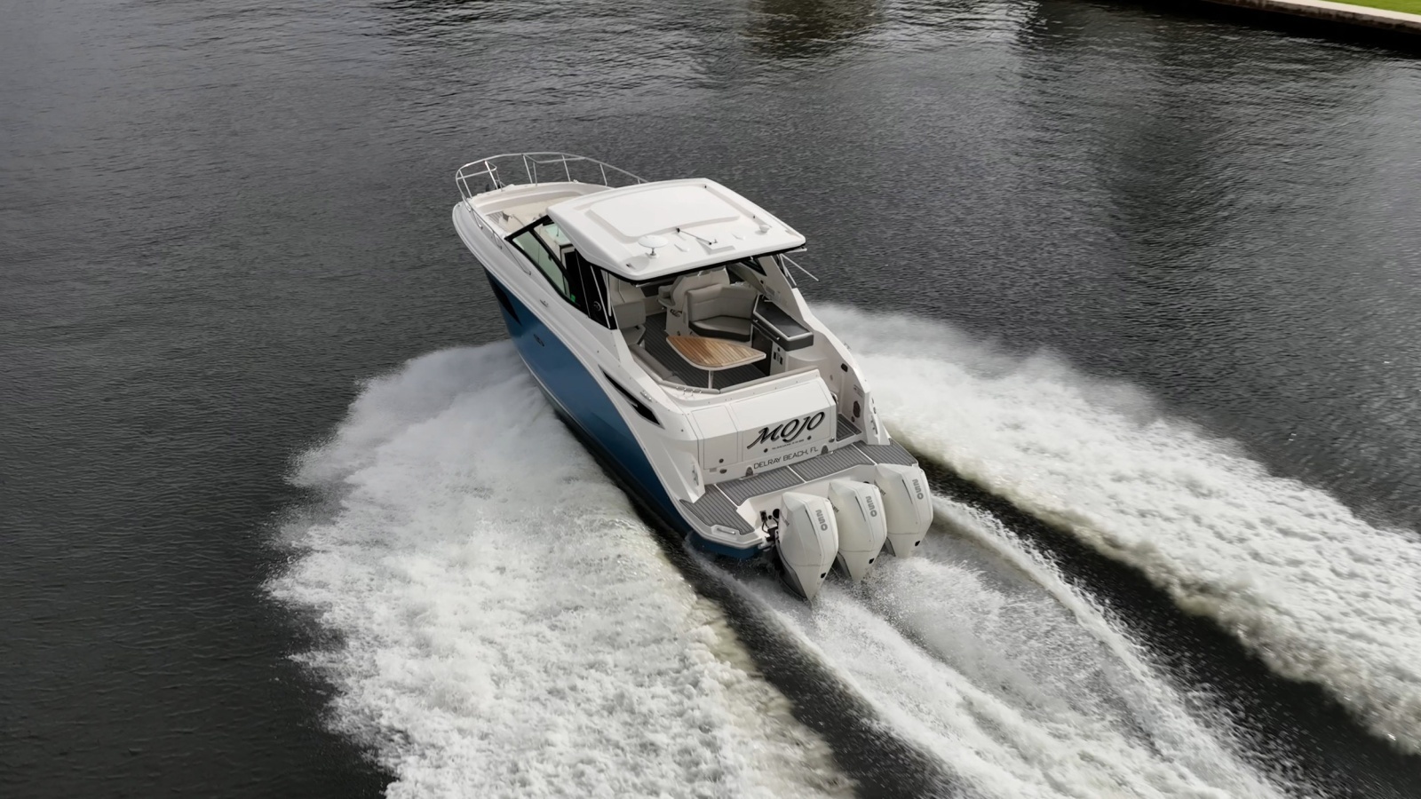 2021 Sea Ray Sundancer 320 Outboard