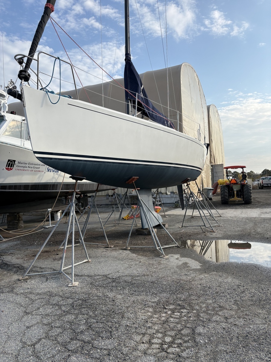 J/109 Shoal Draft with Carbon Spars