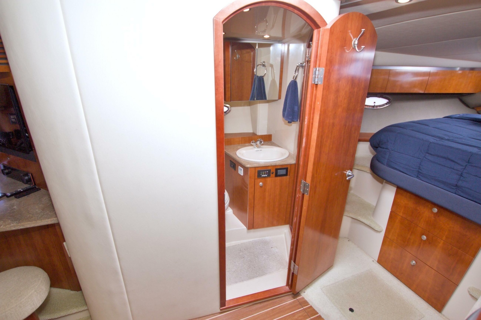 Altitude Adjustment 42ft Cruisers Yachts Yacht For Sale