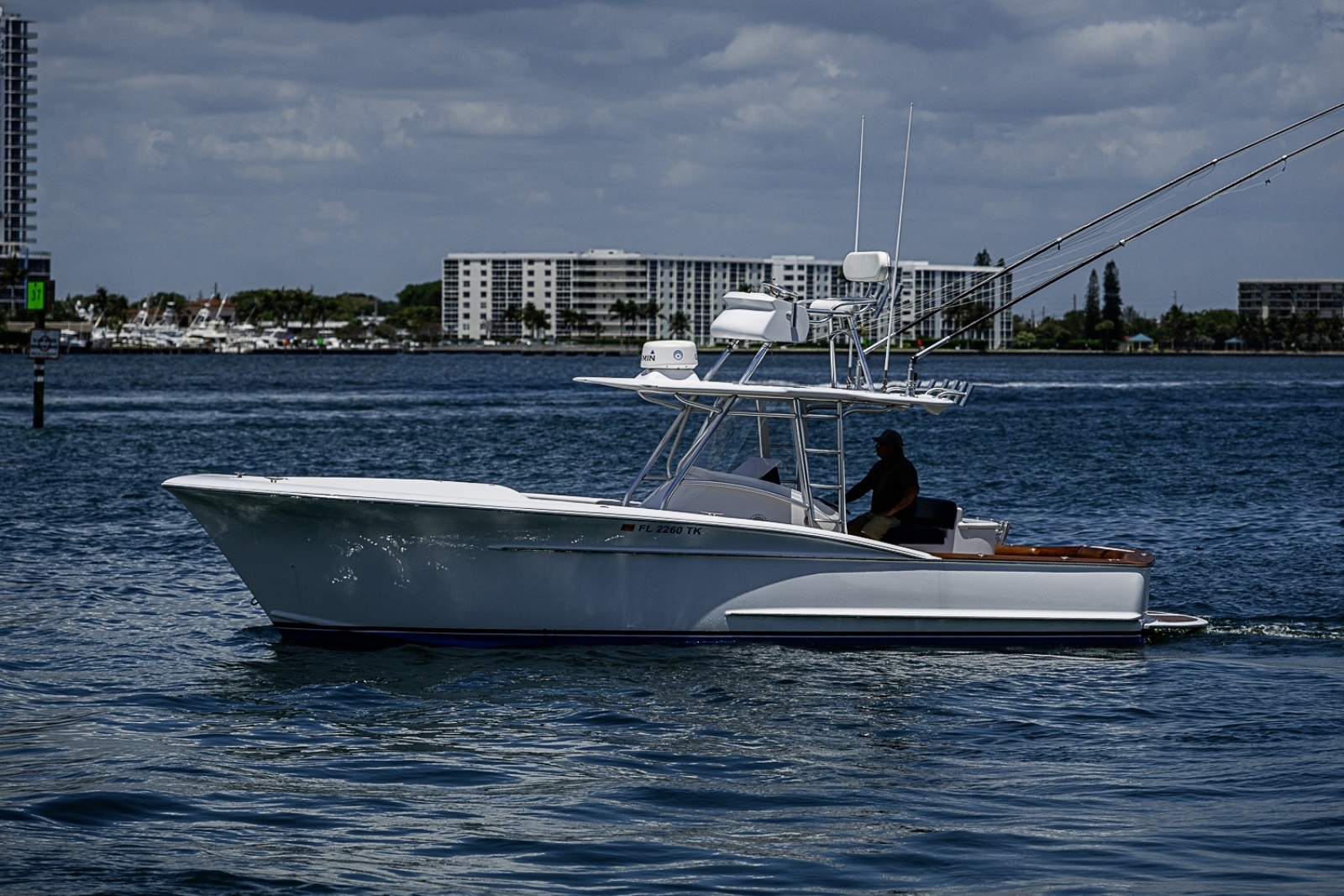 2010 Winter Custom Yachts Center Console