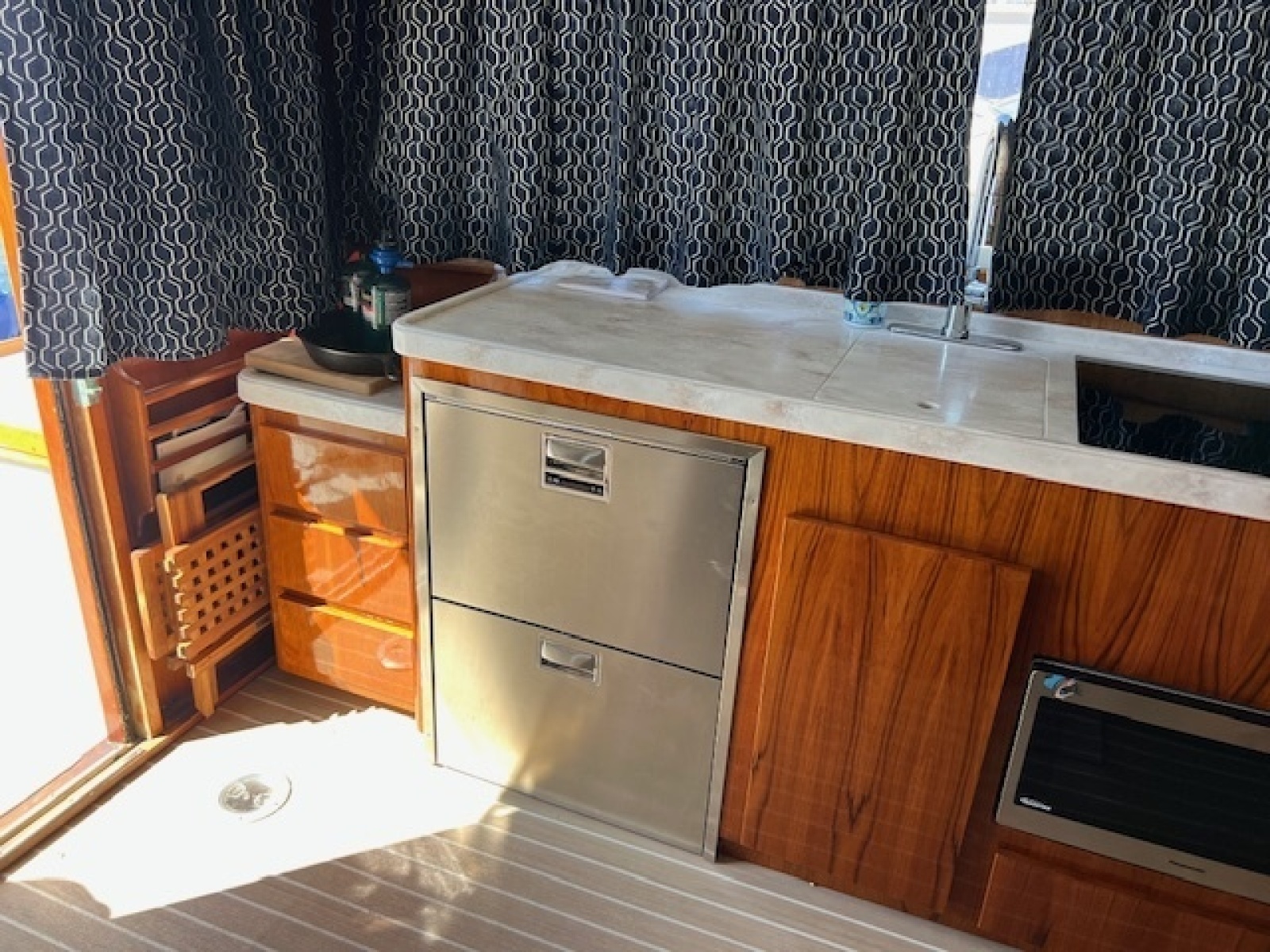 FITZ 32ft Egg Harbor Yacht For Sale