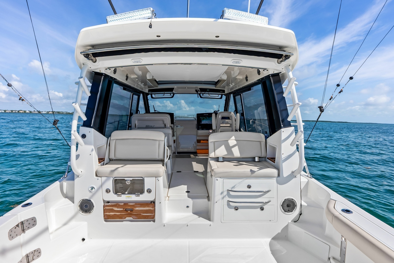 2023 Boston Whaler 405 Conquest