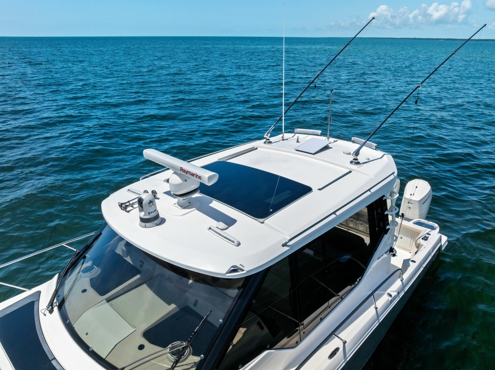2023 Boston Whaler 405 Conquest