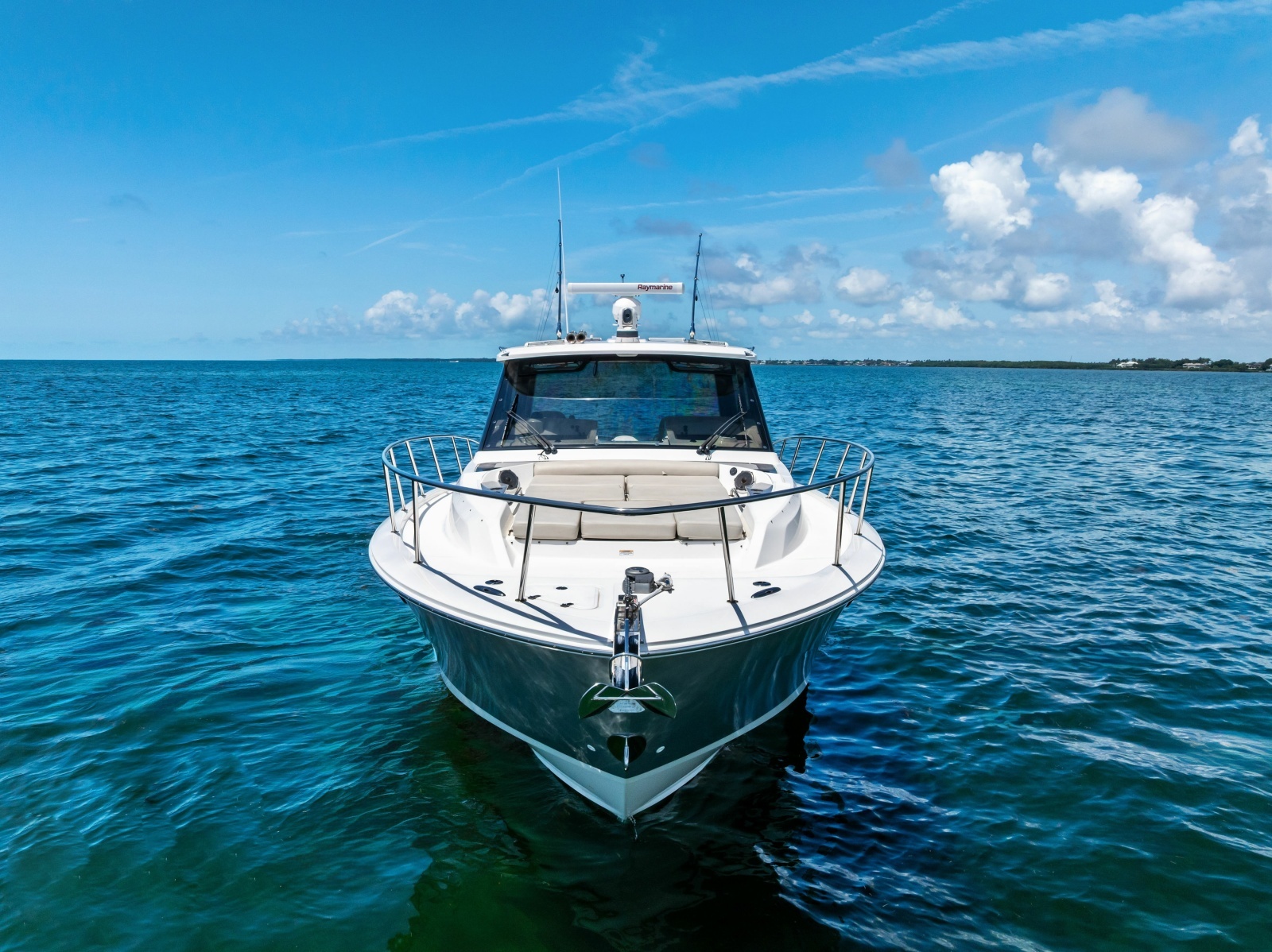 2023 Boston Whaler 405 Conquest