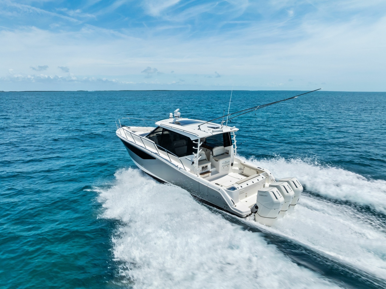 2023 Boston Whaler 405 Conquest