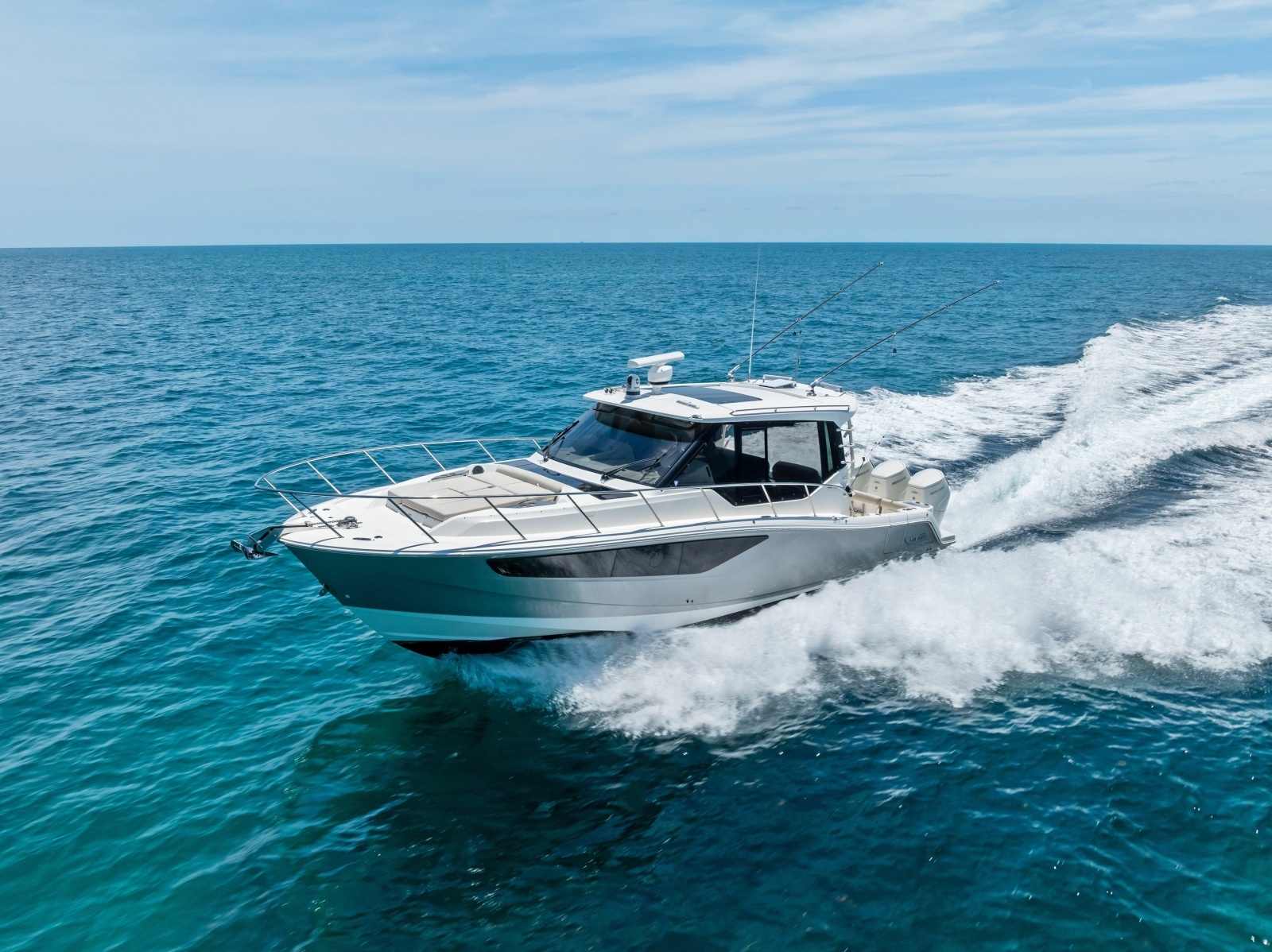2023 Boston Whaler 405 Conquest