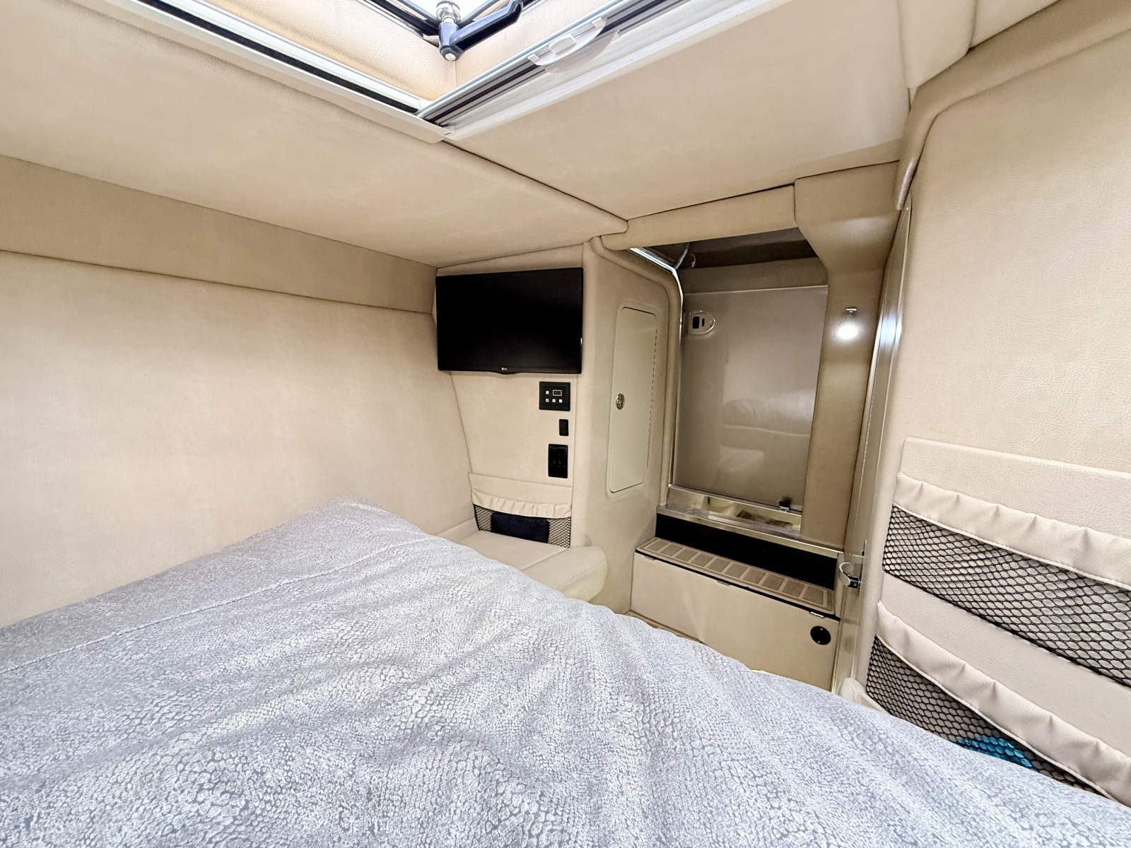 2020 Nor-Tech 550 SPORT CENTER CONSOLE