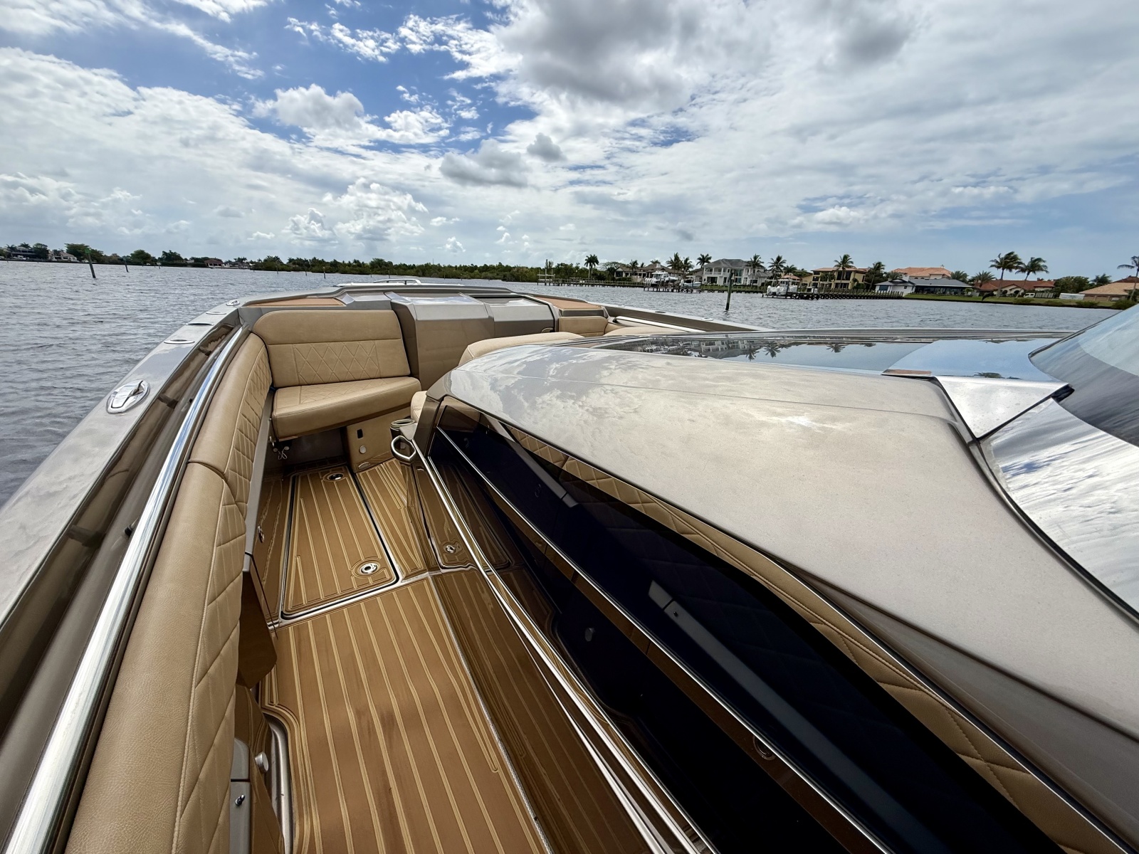 2020 Nor-Tech 550 SPORT CENTER CONSOLE