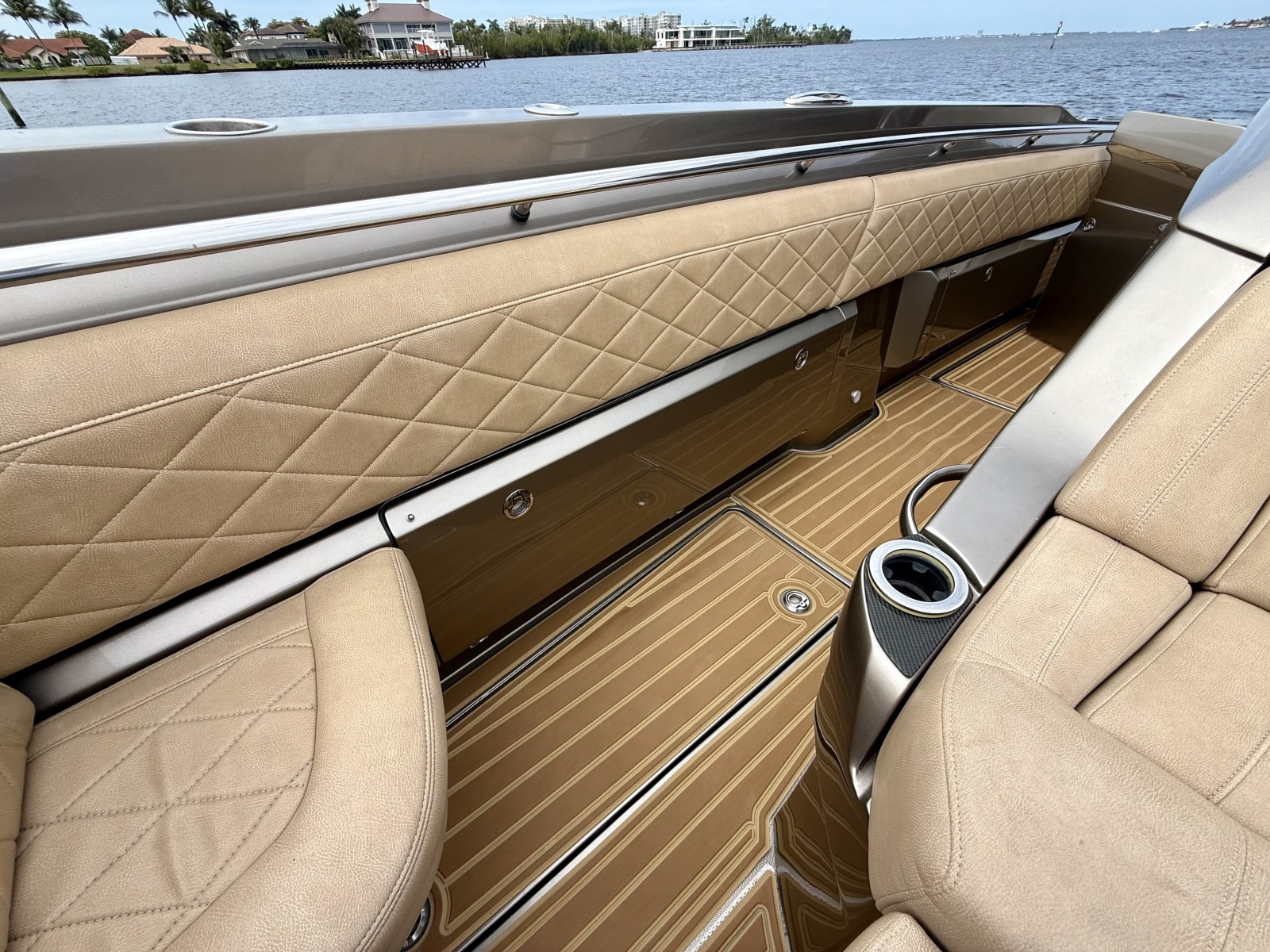 2020 Nor-Tech 550 SPORT CENTER CONSOLE