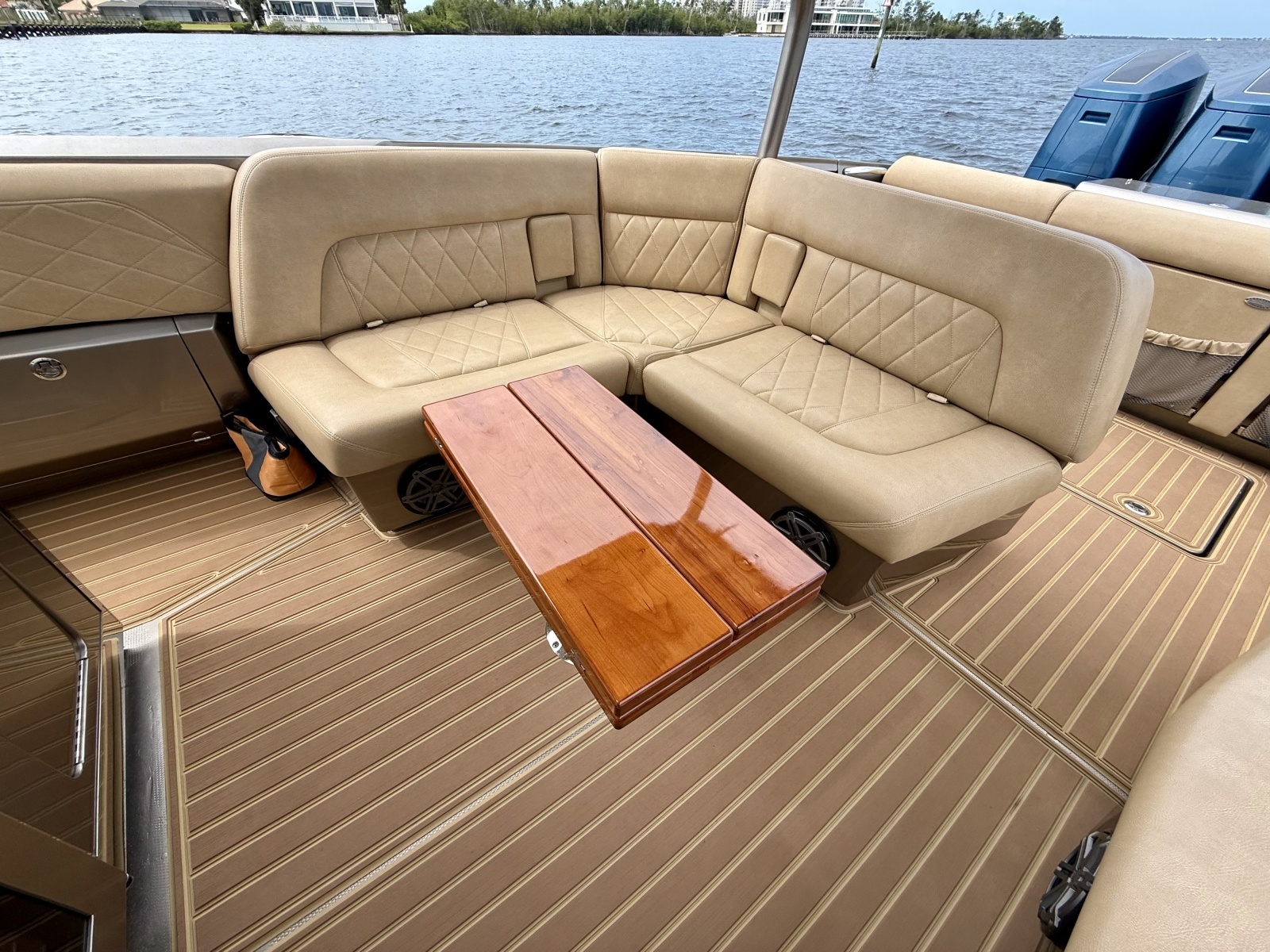 2020 Nor-Tech 550 SPORT CENTER CONSOLE