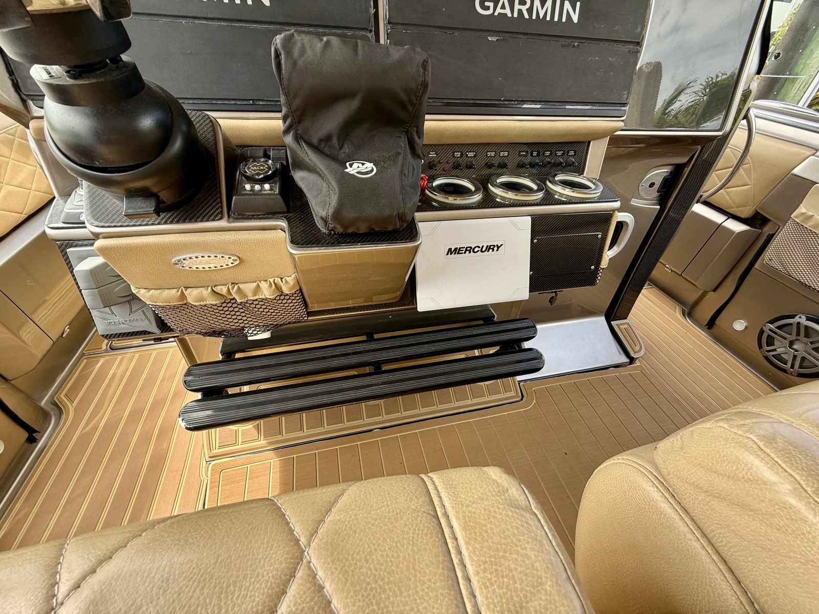 2020 Nor-Tech 550 SPORT CENTER CONSOLE