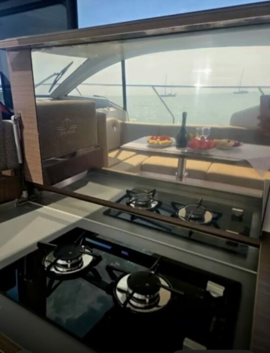 2023 Sealine SC35