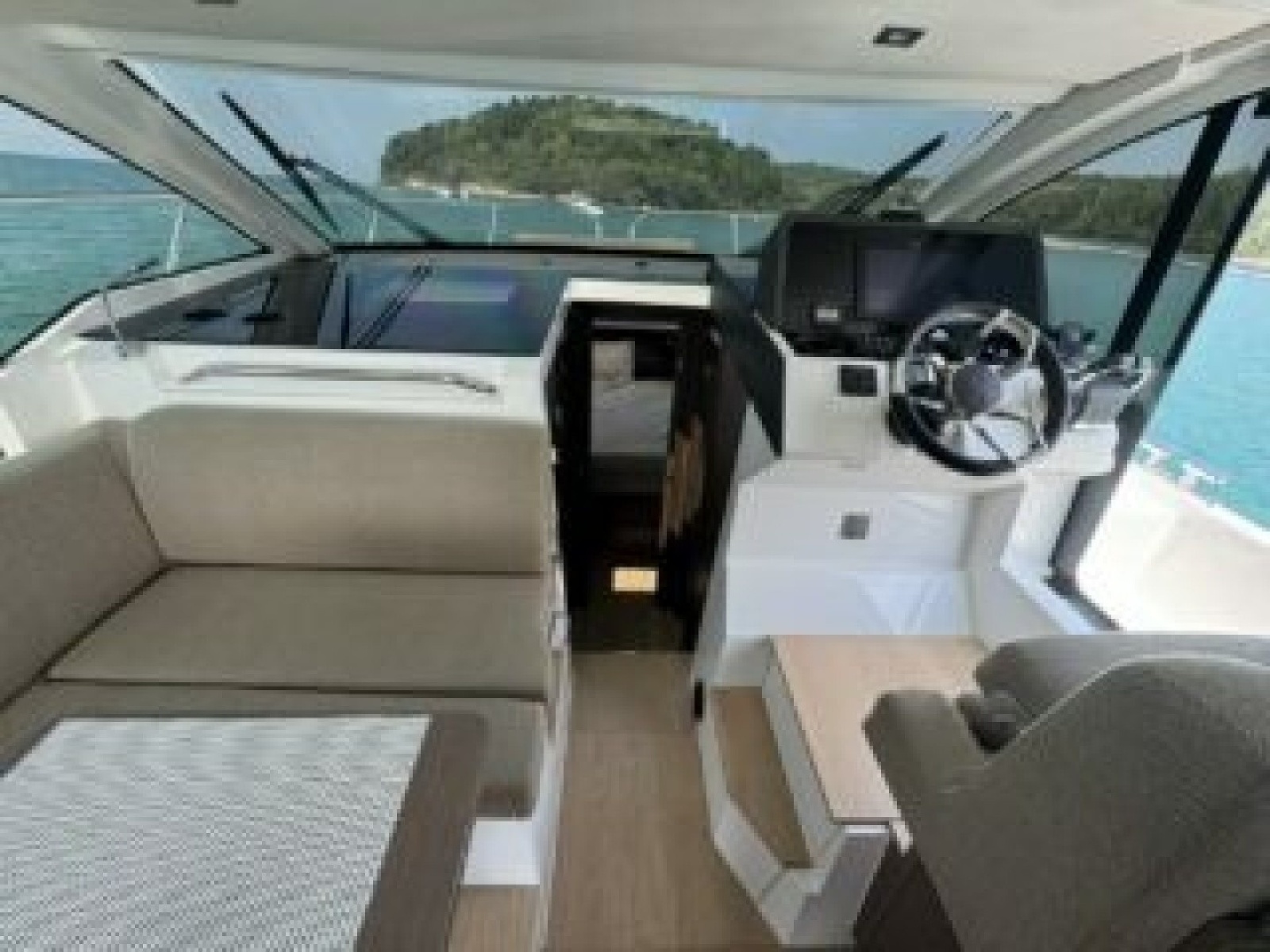 2023 Sealine SC35