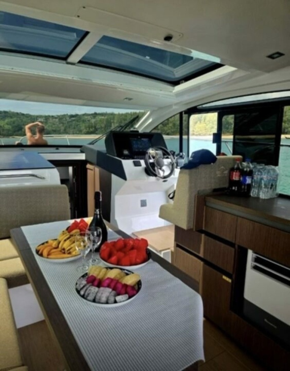 2023 Sealine SC35