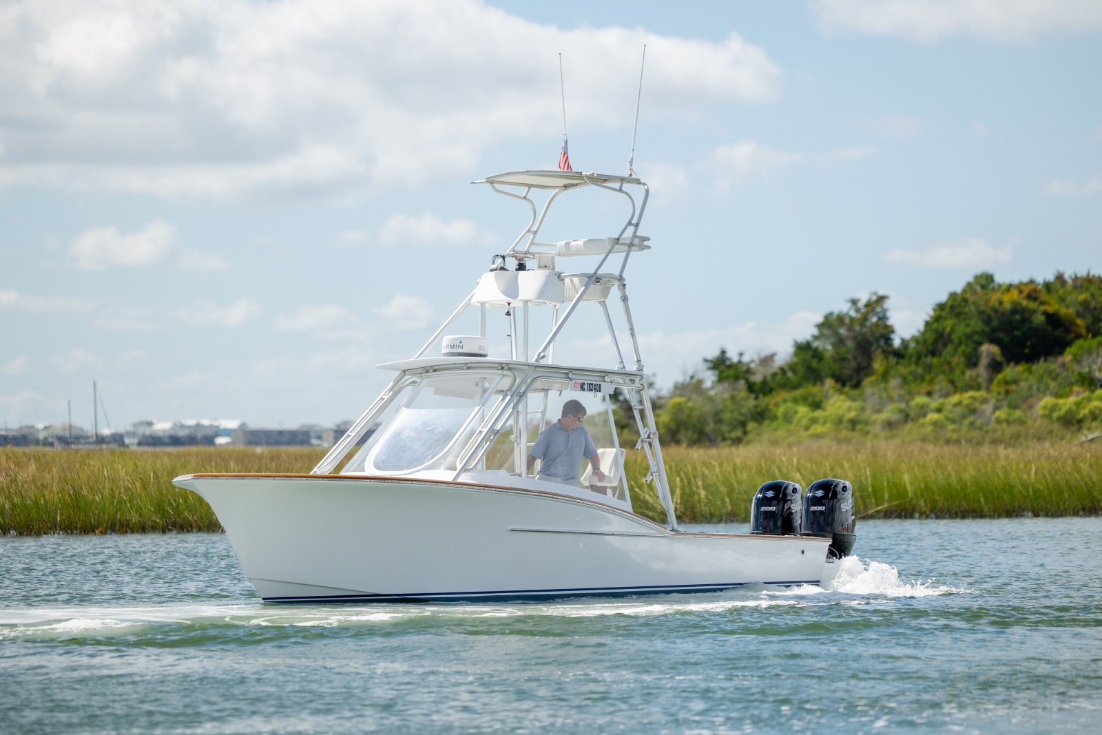 2005 Custom Carolina 26 Tideline Express