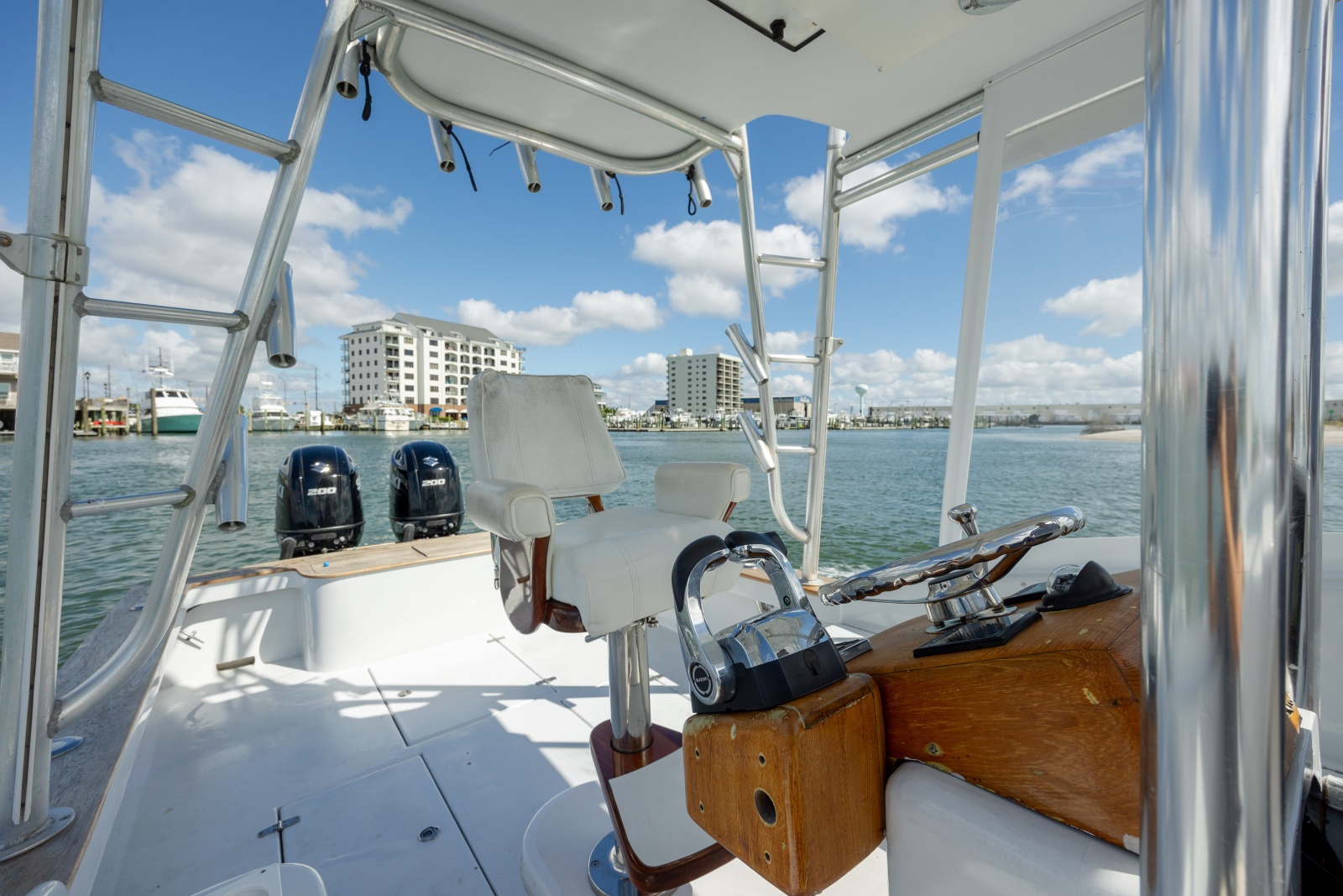 2005 Custom Carolina 26 Tideline Express