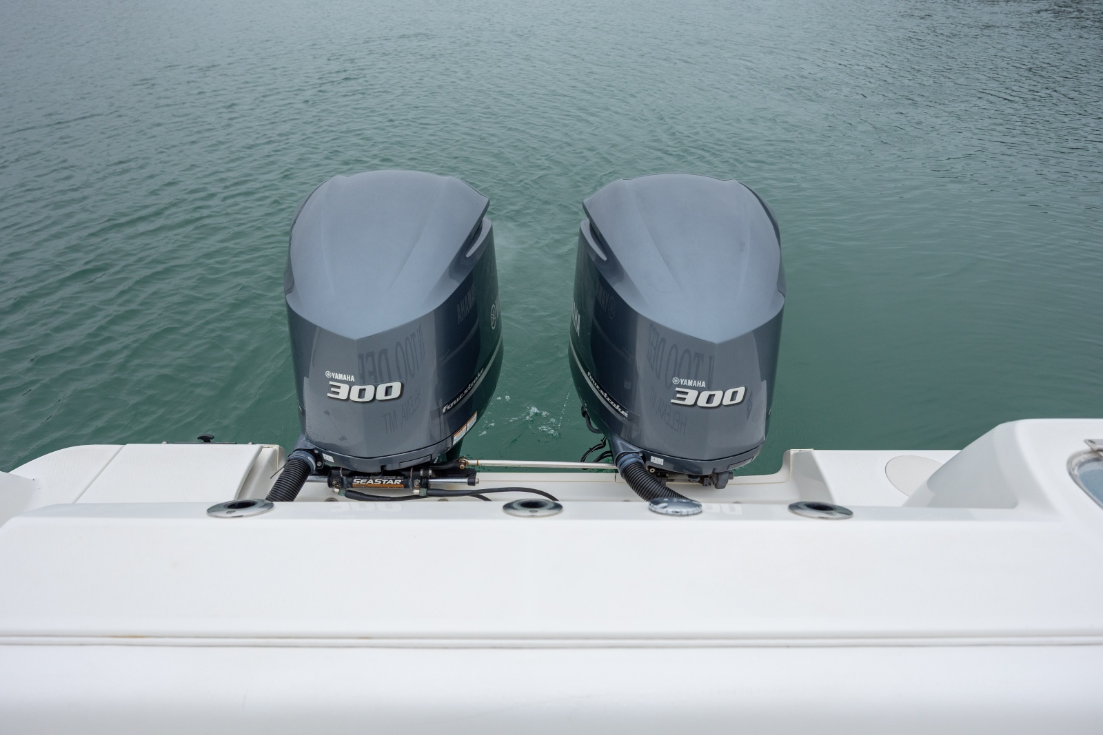 32ft Boston Whaler Yacht For Sale