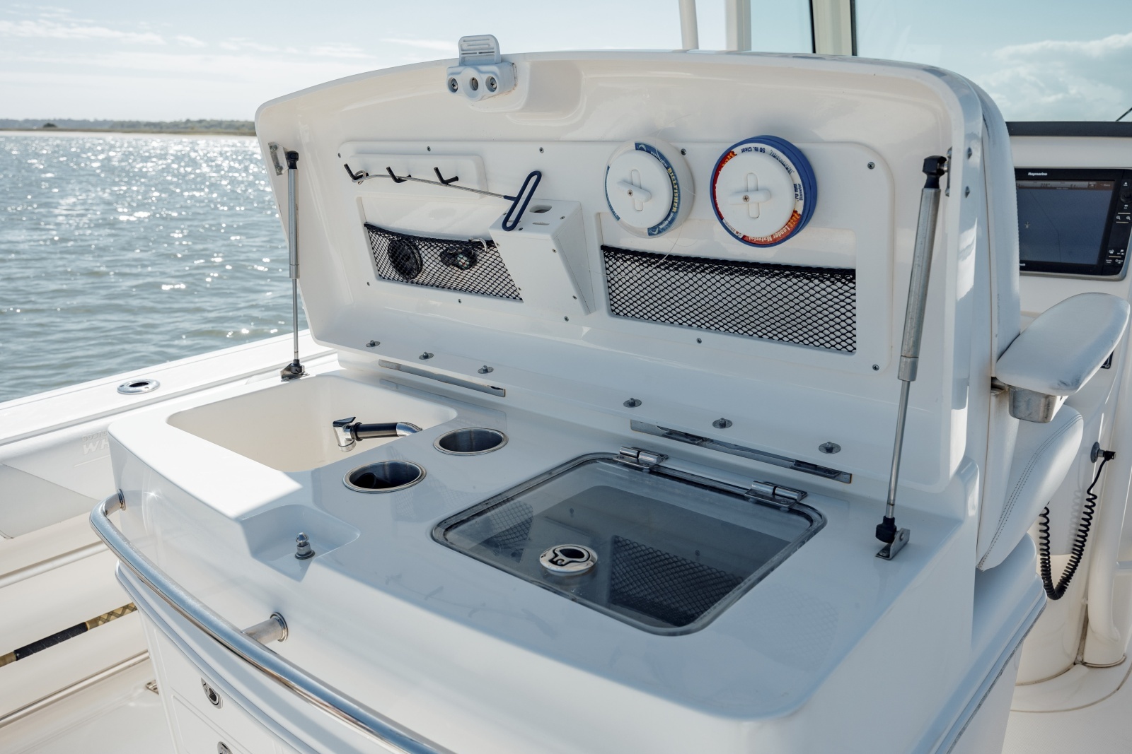 32ft Boston Whaler Yacht For Sale