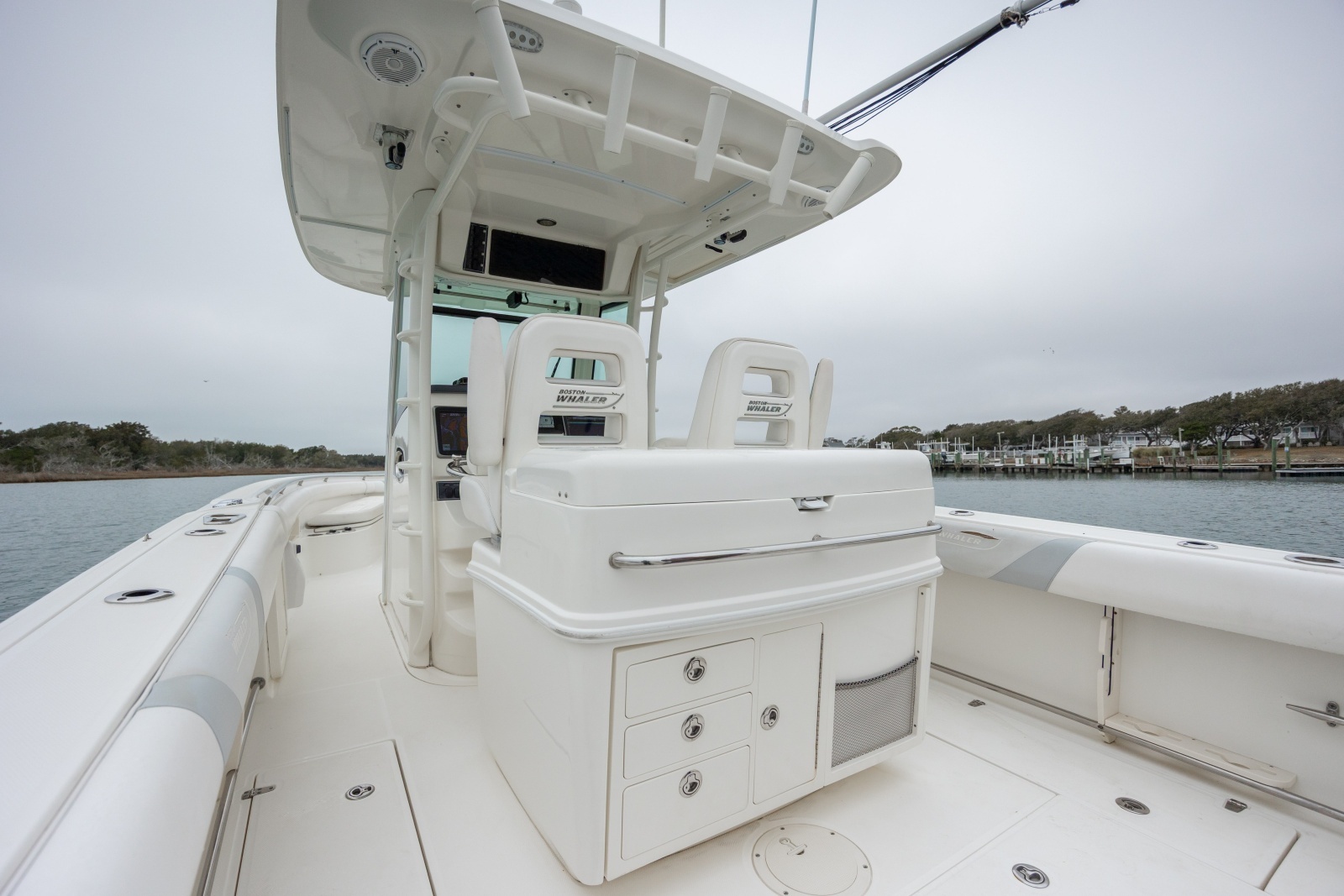 32ft Boston Whaler Yacht For Sale