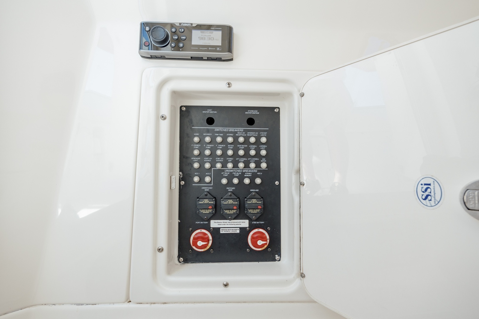 32ft Boston Whaler Yacht For Sale