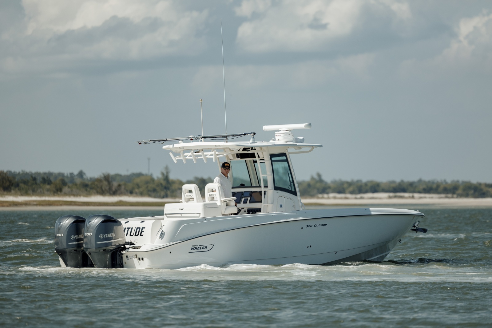 32ft Boston Whaler Yacht For Sale