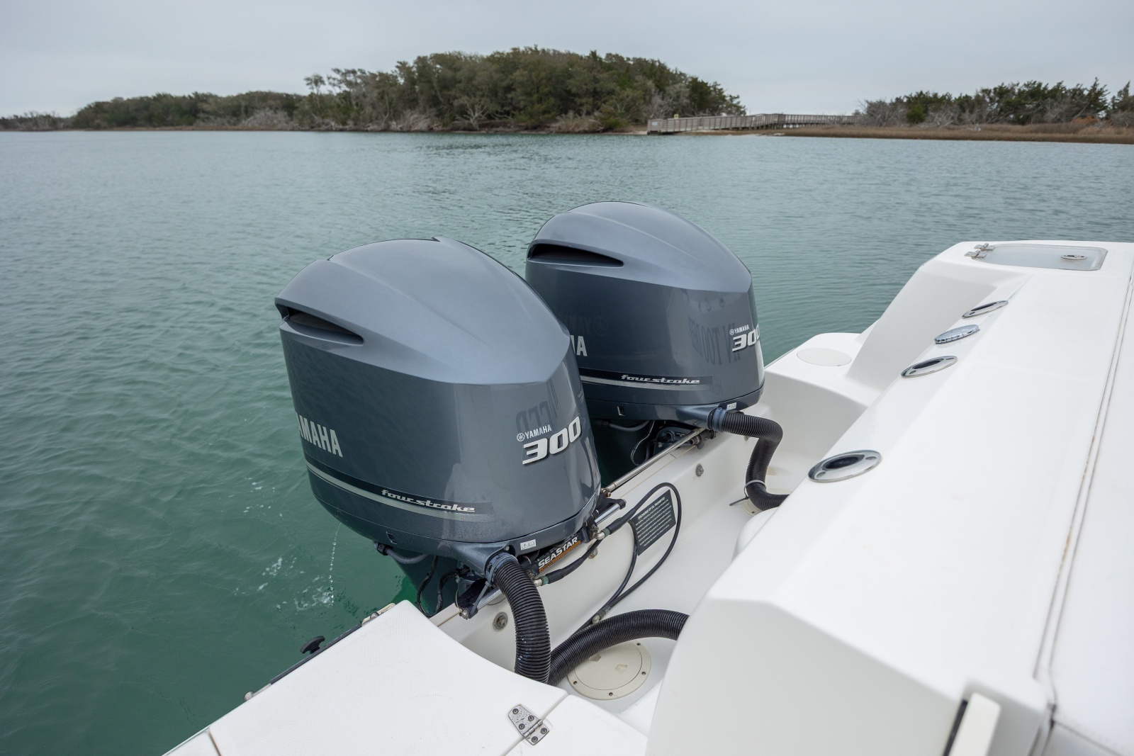 32ft Boston Whaler Yacht For Sale