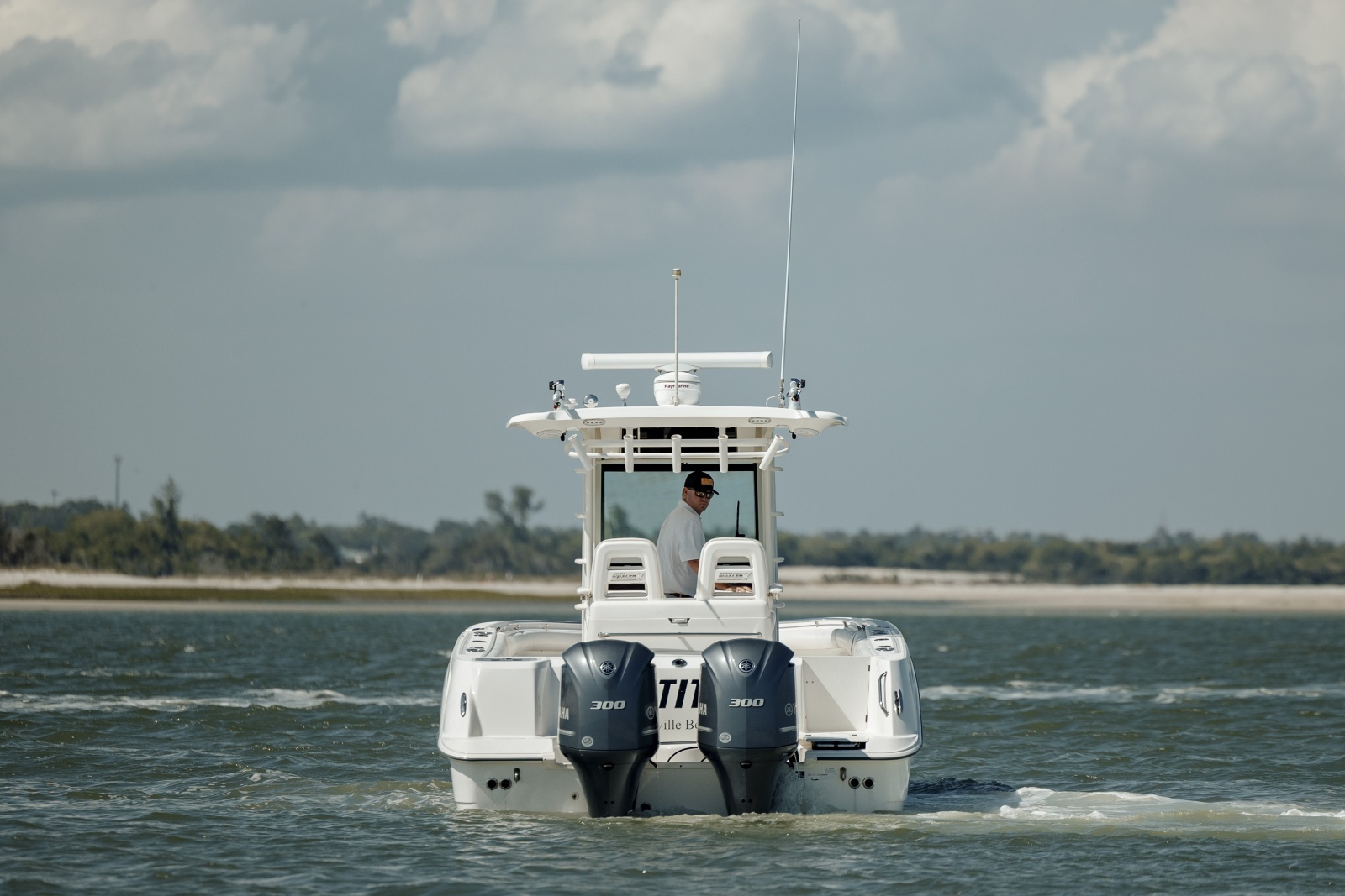 32ft Boston Whaler Yacht For Sale