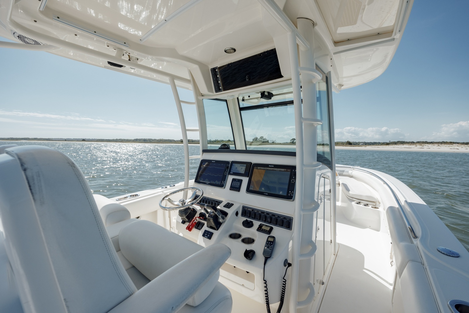 32ft Boston Whaler Yacht For Sale