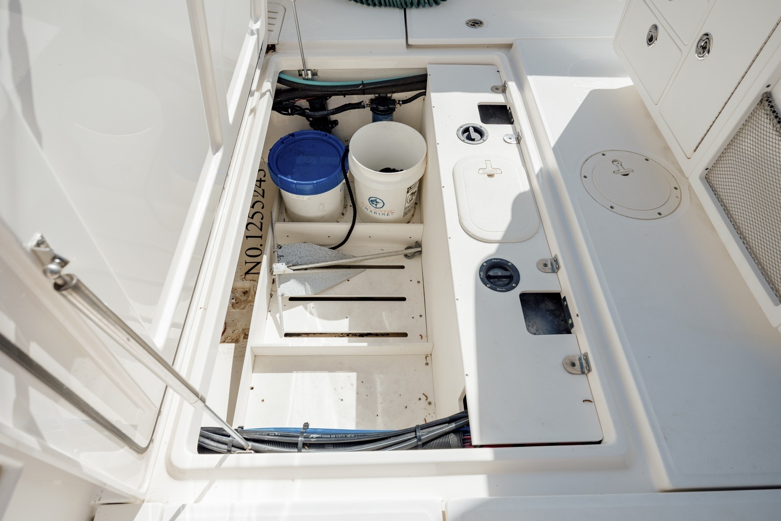 32ft Boston Whaler Yacht For Sale