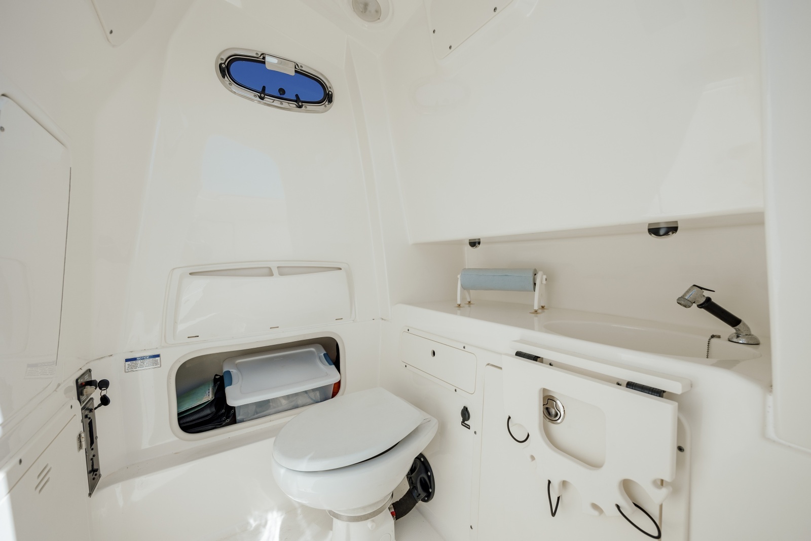 32ft Boston Whaler Yacht For Sale