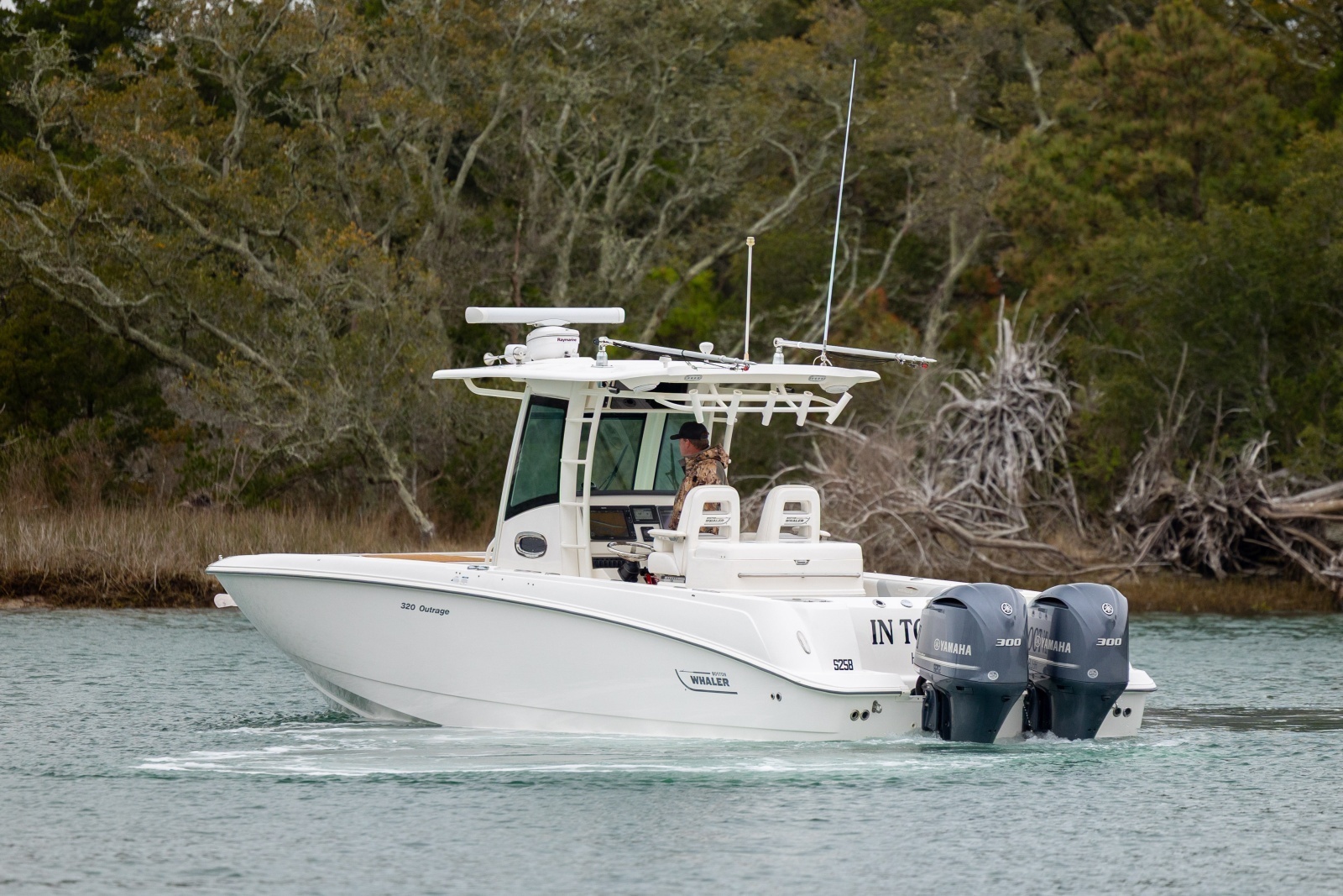 32ft Boston Whaler Yacht For Sale