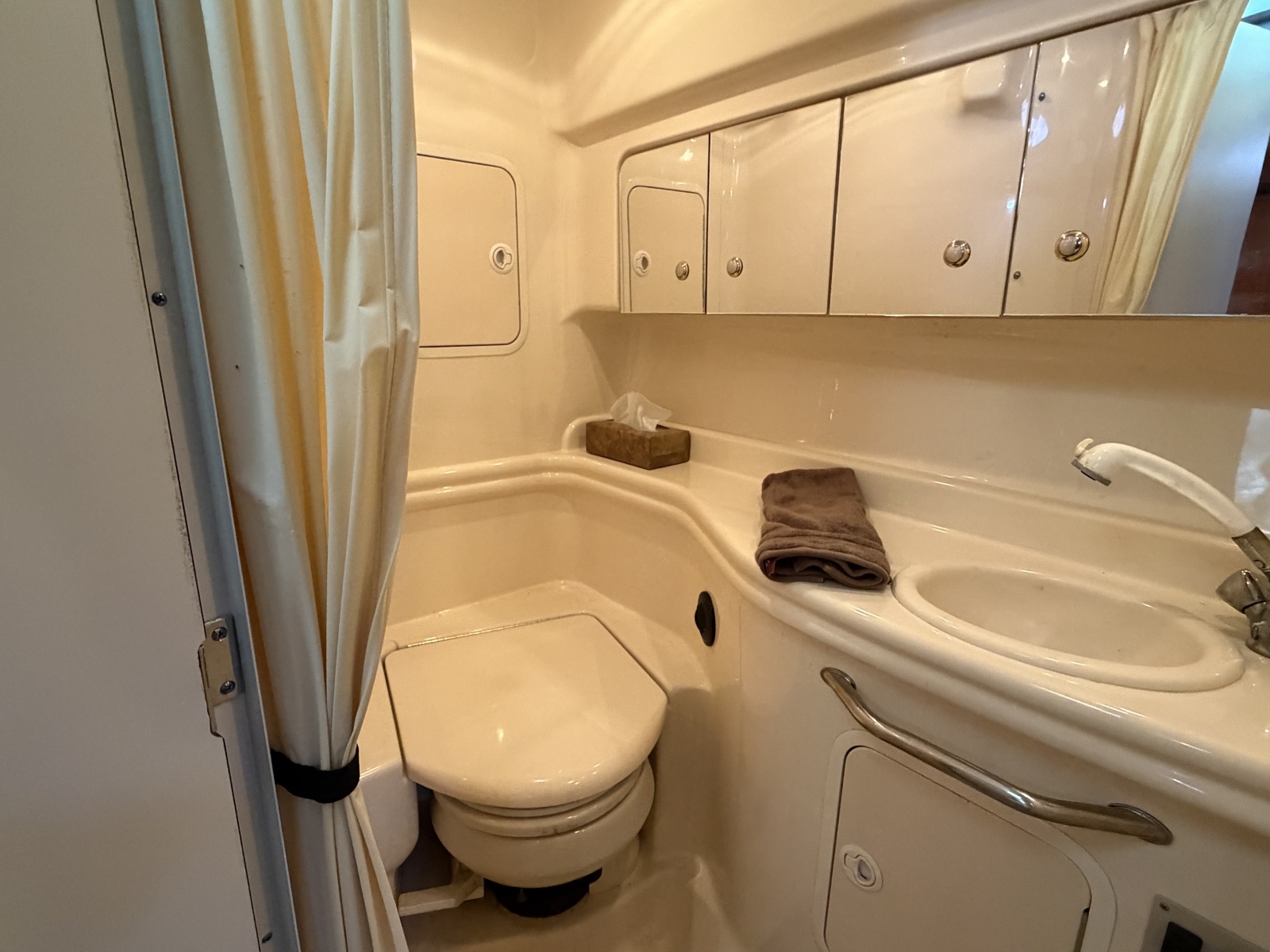 2003 Sea Ray 320 Sundancer