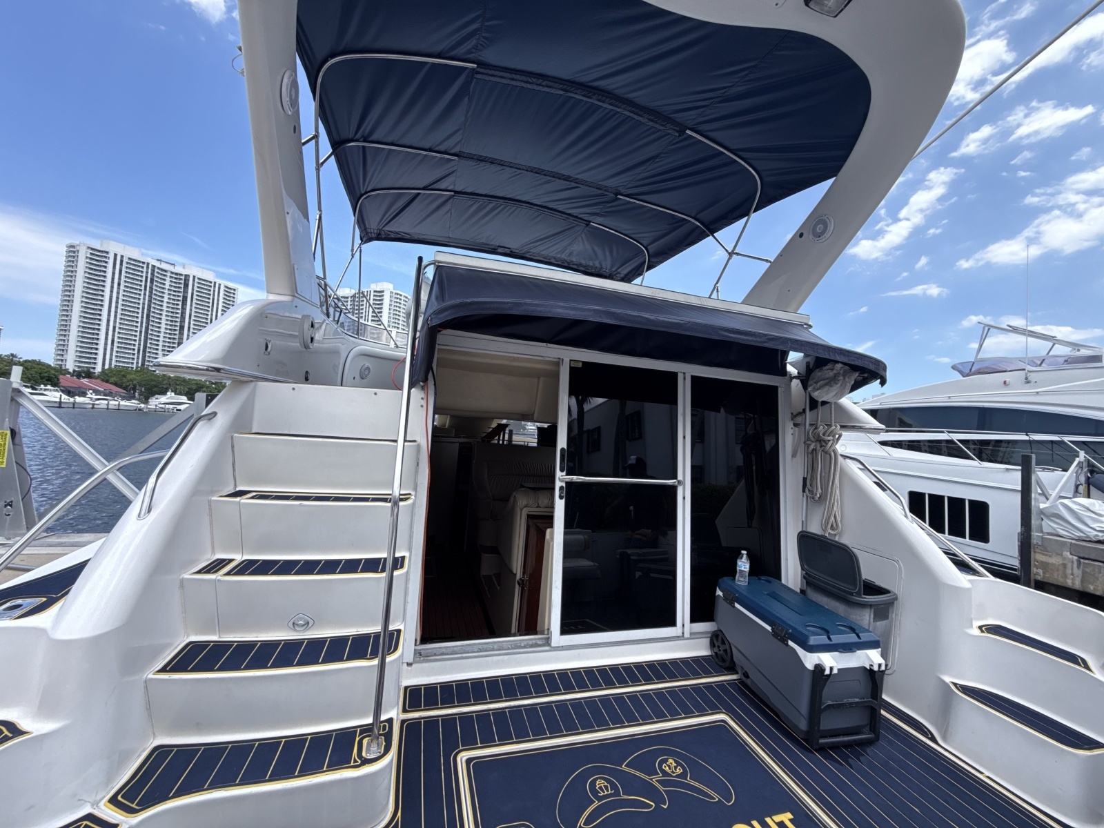 2001 Sea Ray 450 Express Bridge