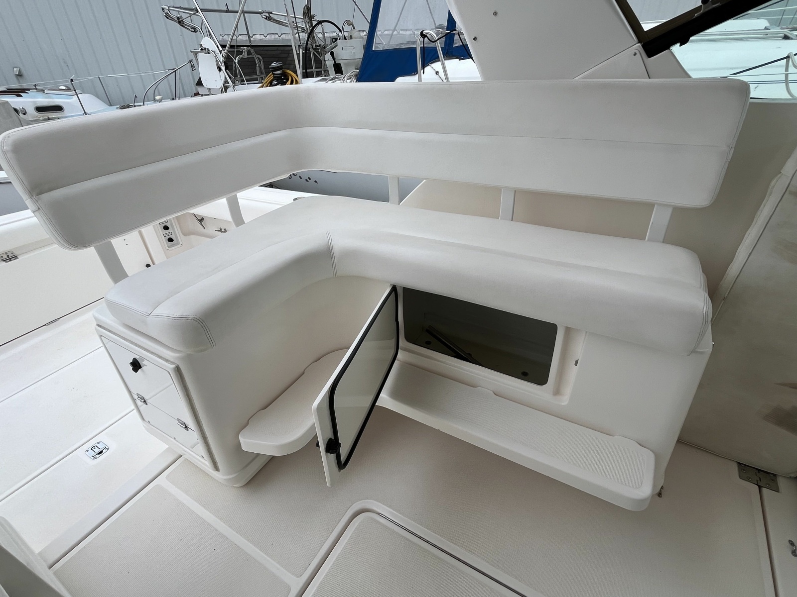 1999 Tiara Yachts 3500 Open