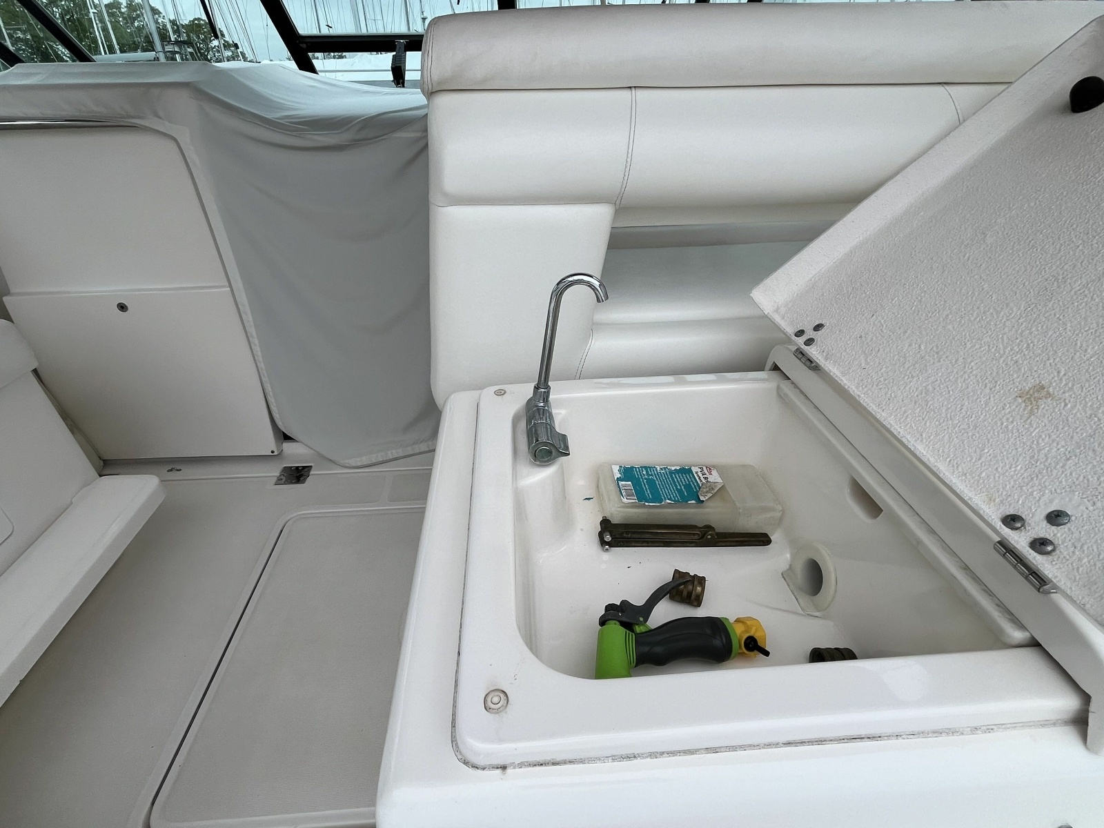 1999 Tiara Yachts 3500 Open