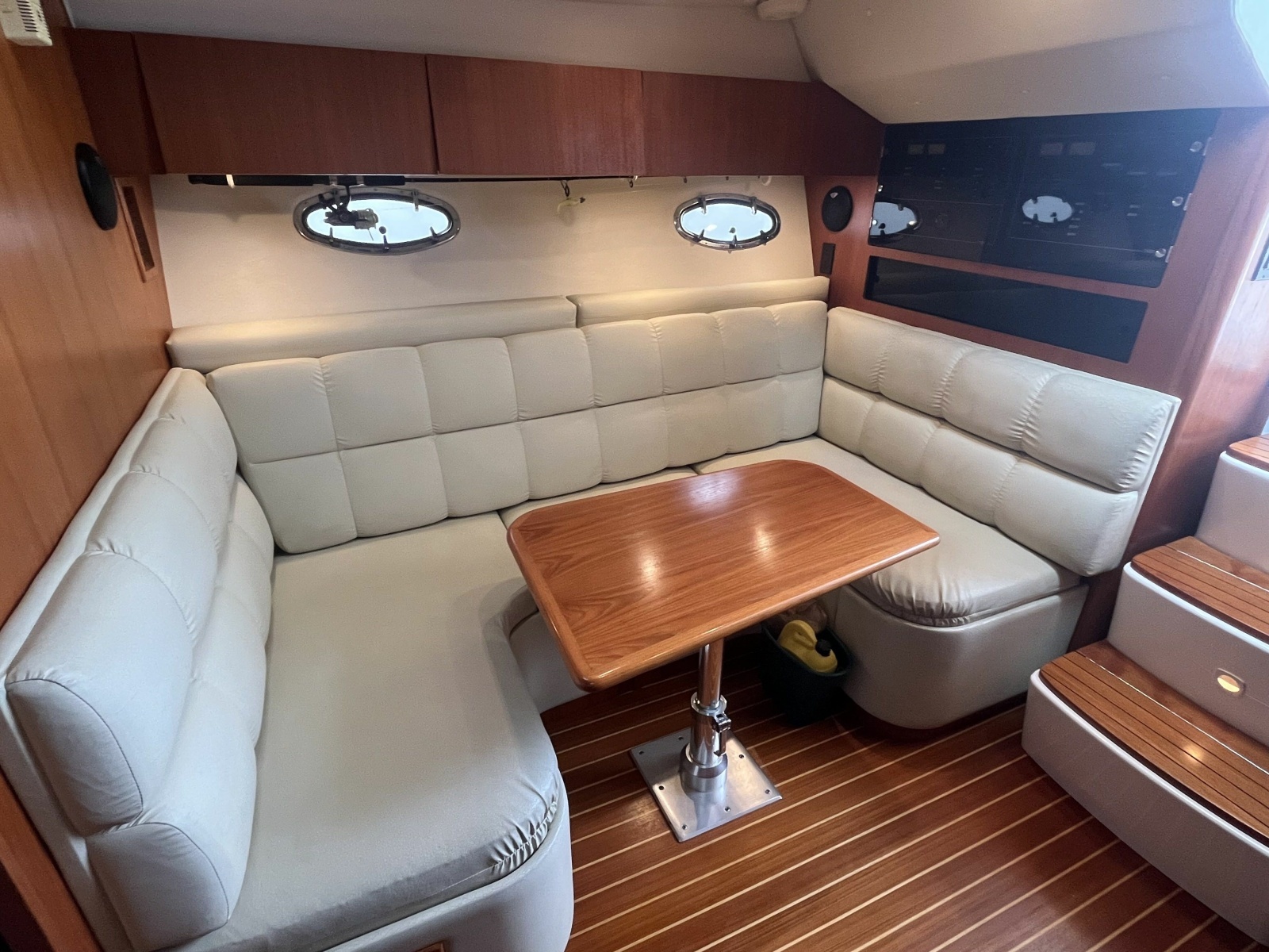 1999 Tiara Yachts 3500 Open