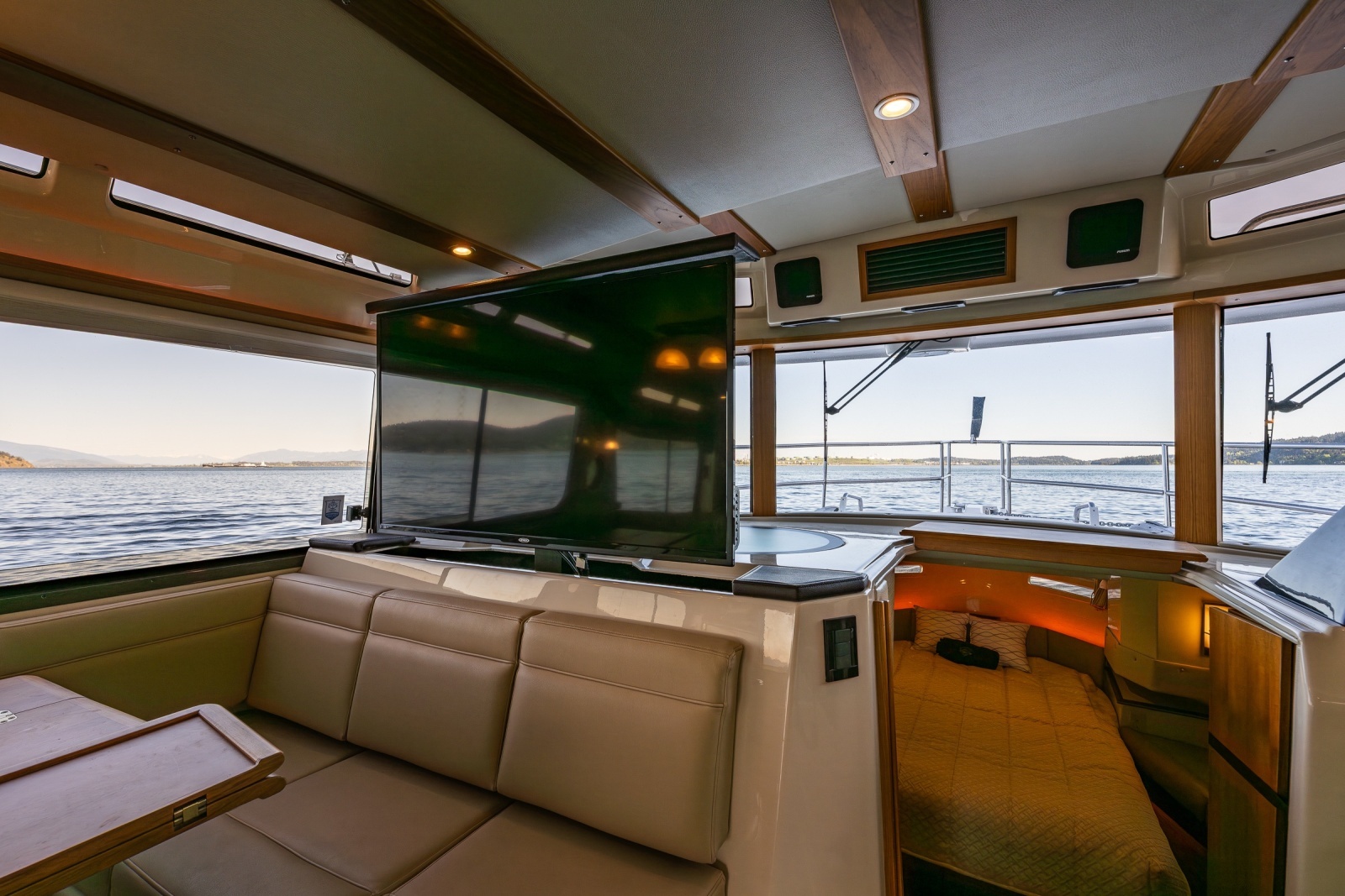 2020 Ranger Tugs R-41 CB