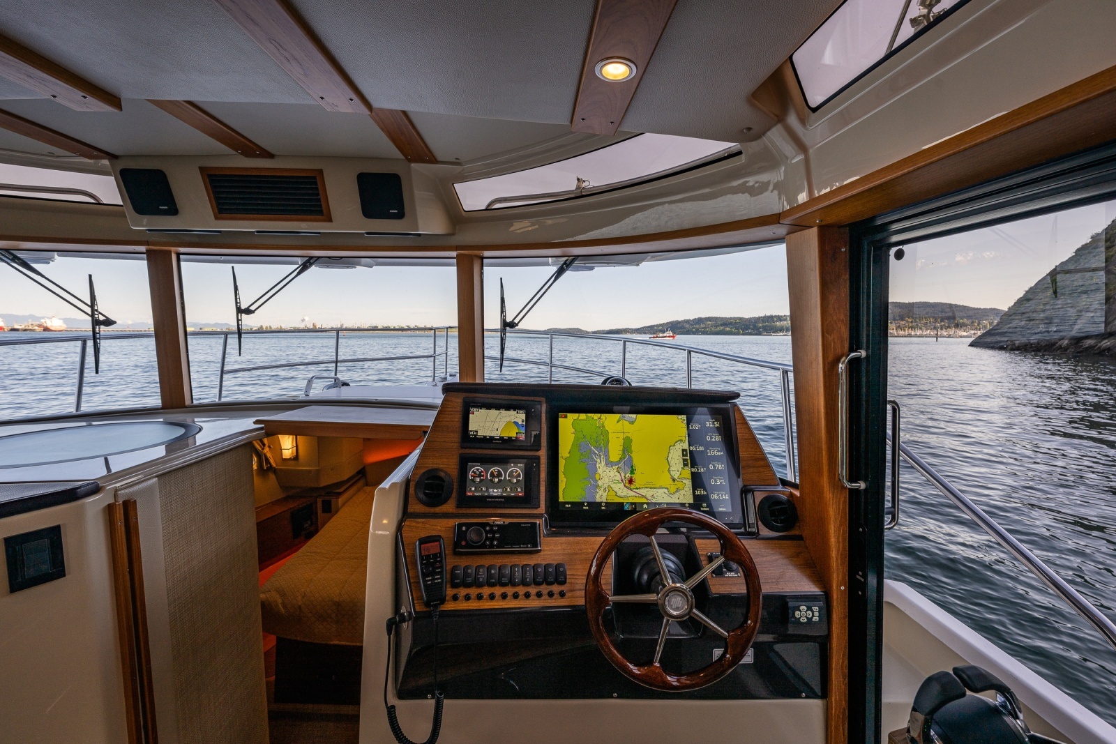 2020 Ranger Tugs R-41 CB