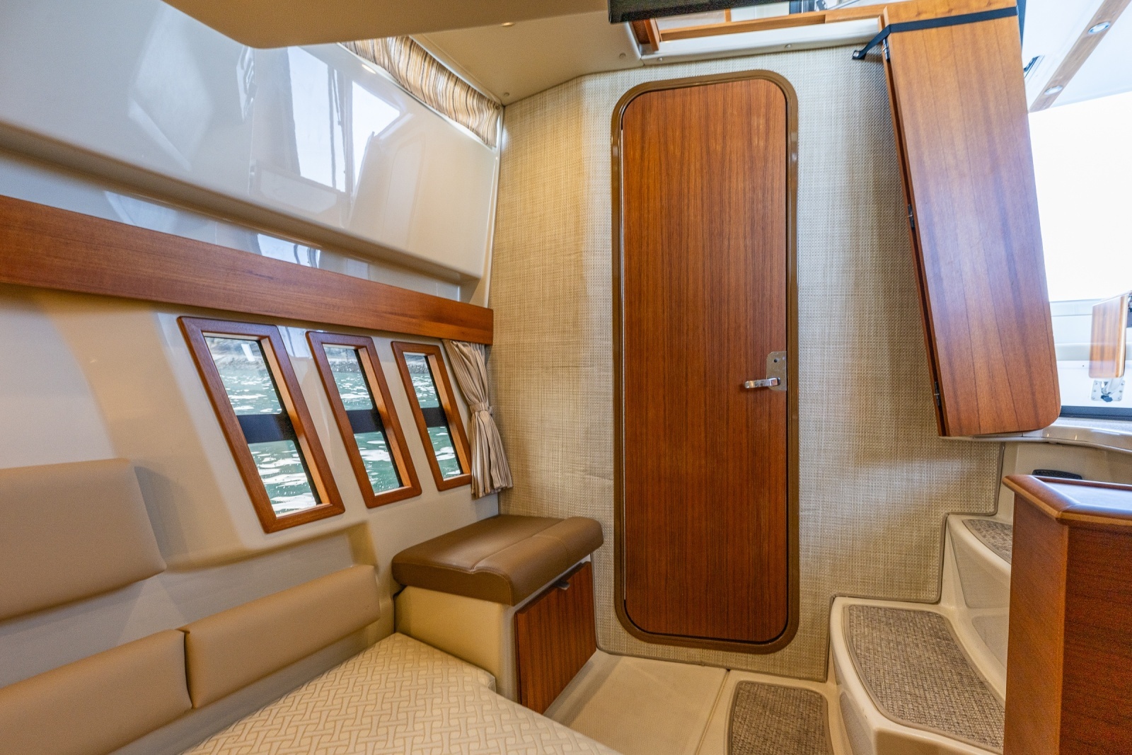 2020 Ranger Tugs R-41 CB